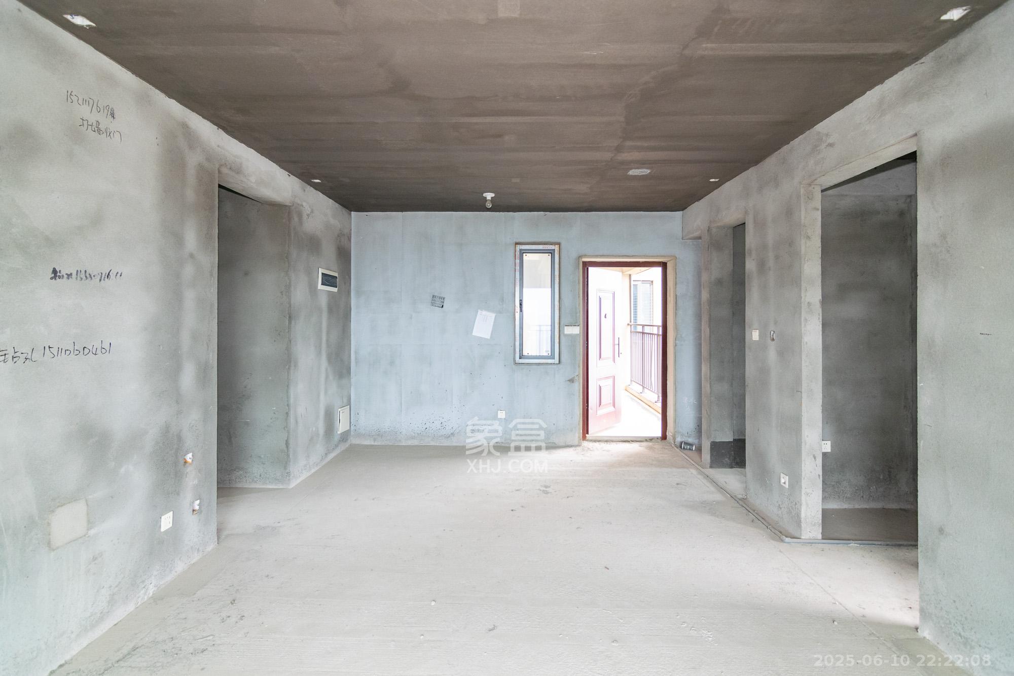 澳海望洲府  3室2厅2卫    72.0万 澳海望洲府  3室2厅2卫    72.0万客厅