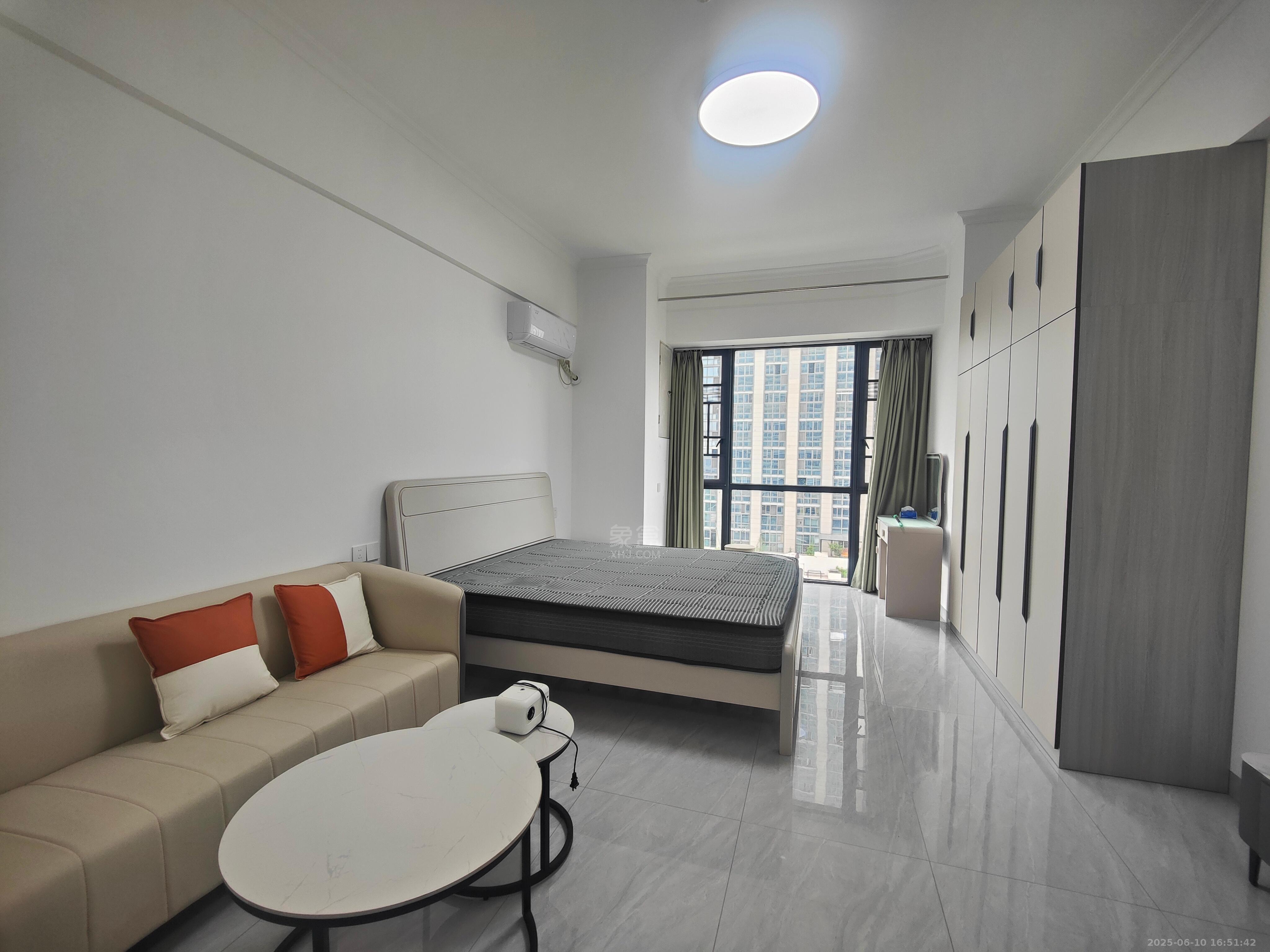 朗廷览江 1室1厅1卫 1600.0元/月 朗廷览江 1室1厅1卫 1600.0元/月室内图