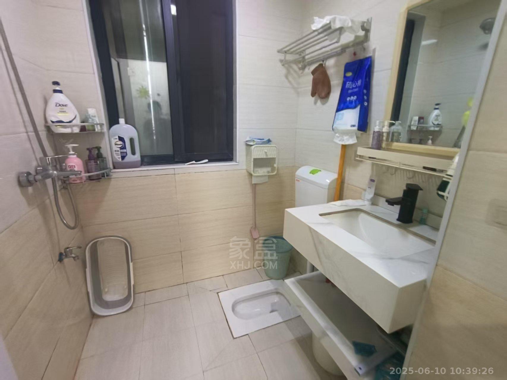 中建御山和苑  1室1厅1卫   1900.00元/月室内图