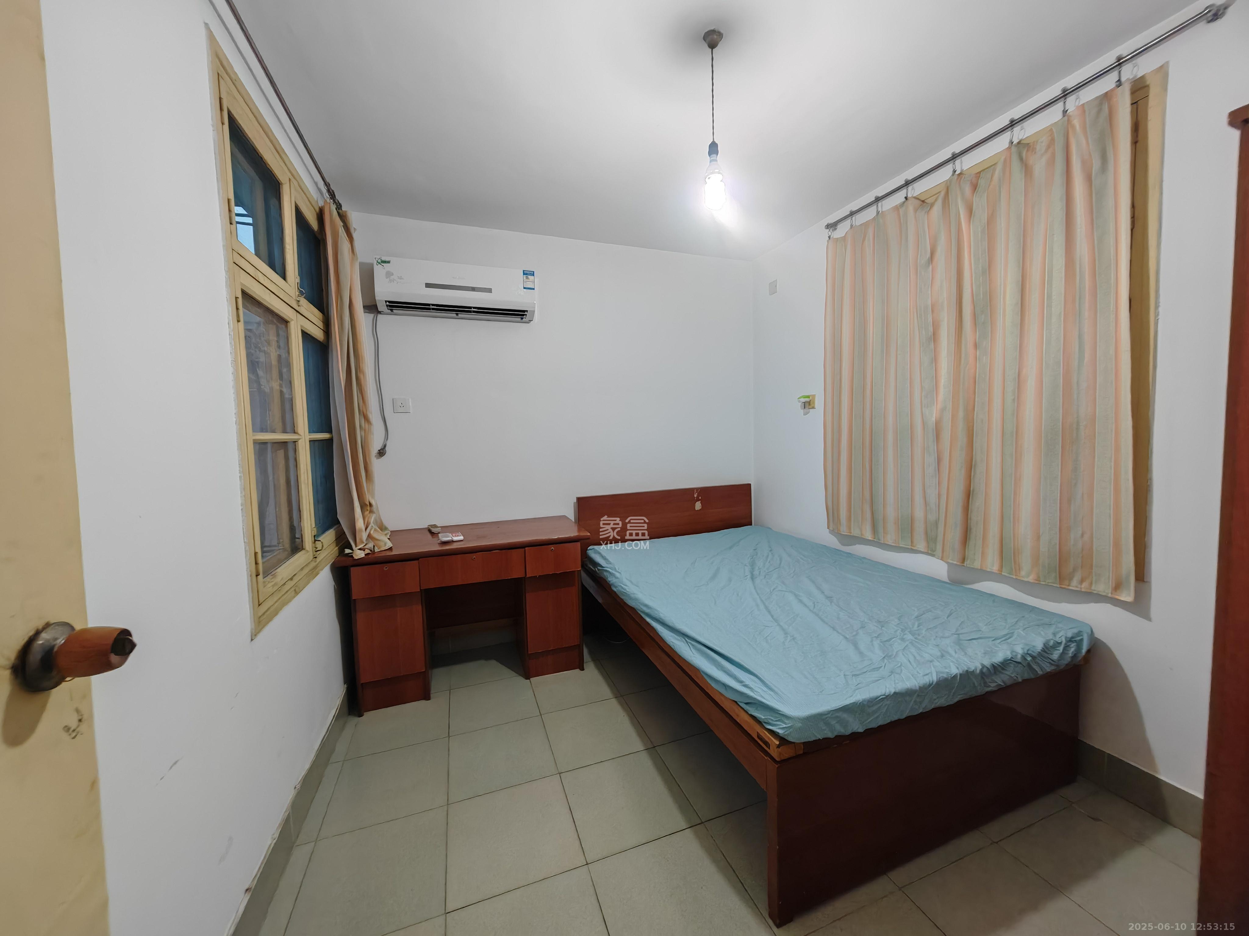 红旗综合安置楼  2室1厅1卫    1800.0元/月室内图