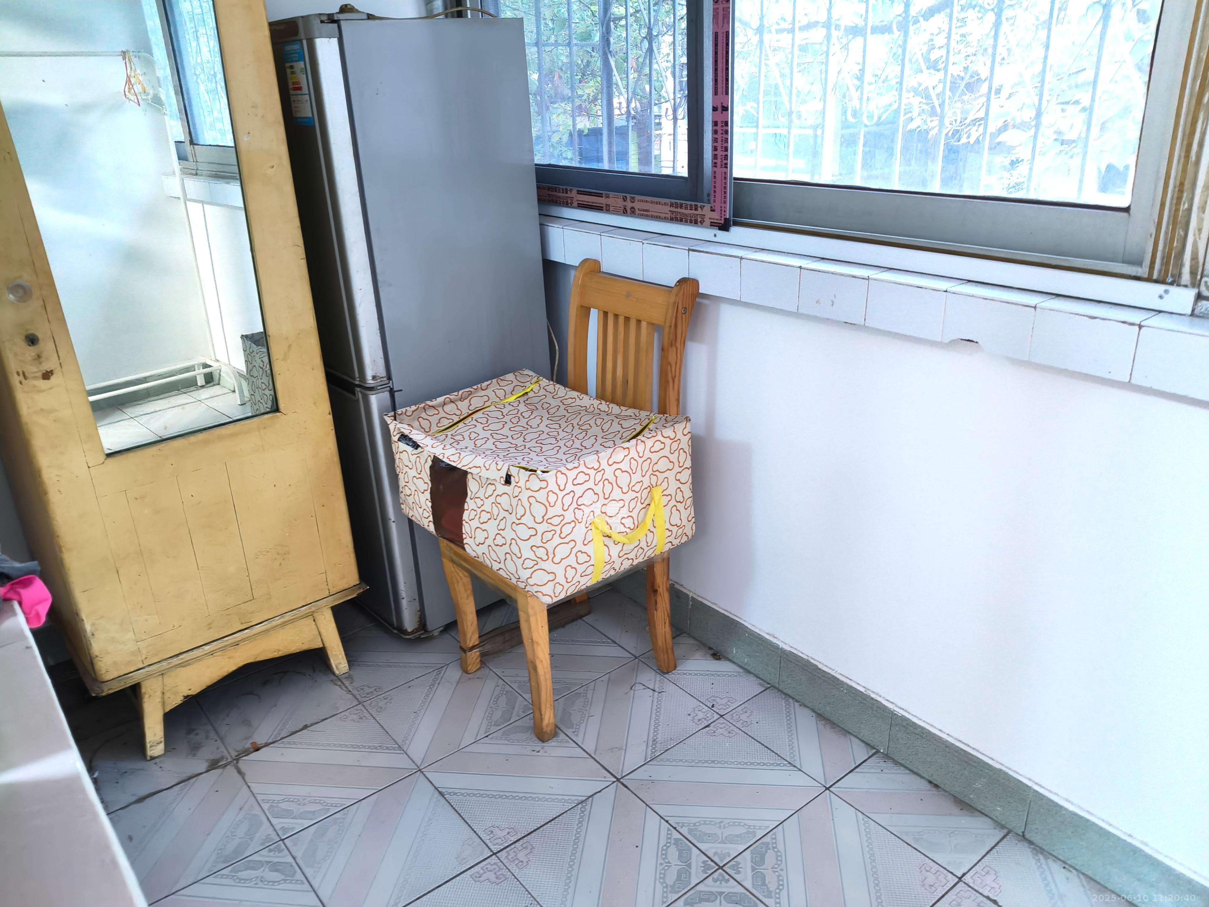 荷花园市直教师村（长沙市教育局直属教师二村）  3室2厅1卫   1800.00元/月室内图