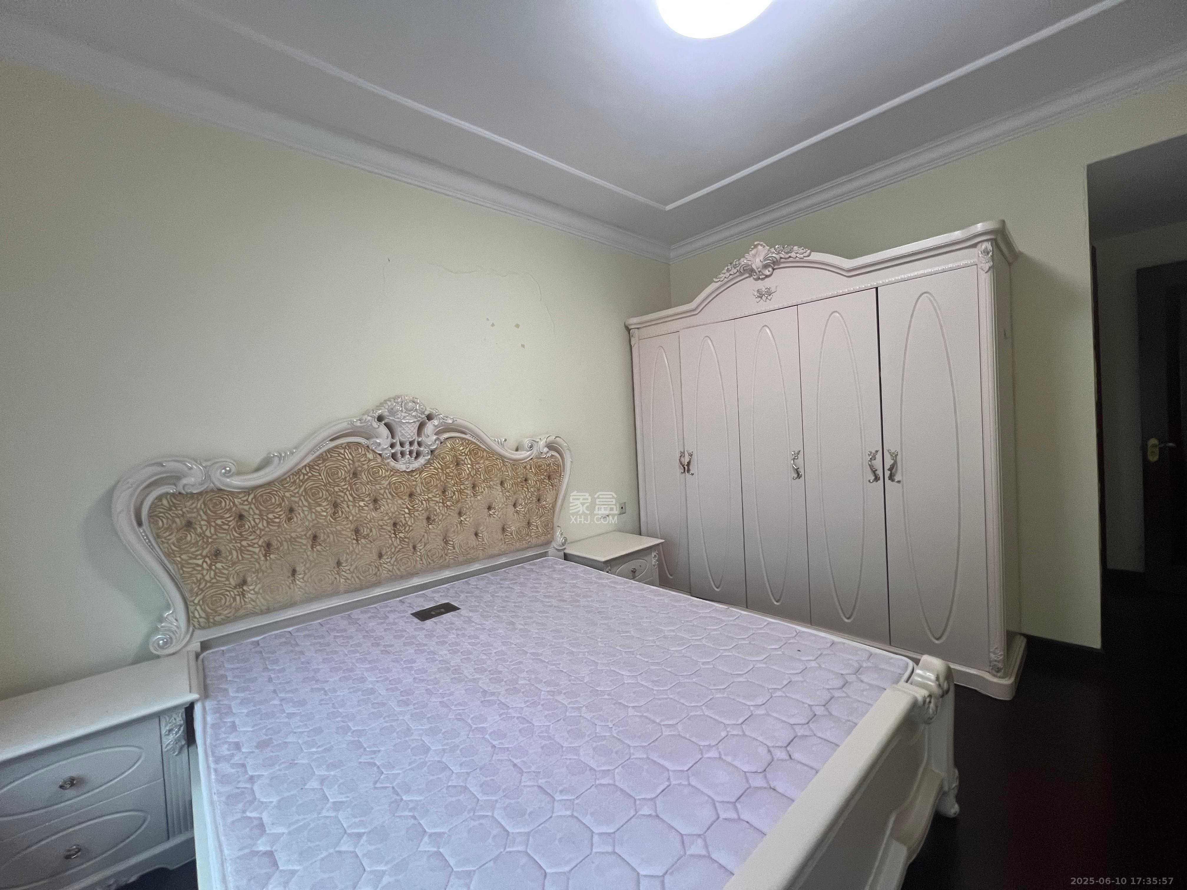 恒大雅苑 3室2厅2卫 2750.0元/月 恒大雅苑 3室2厅2卫 2750.0元/月室内图