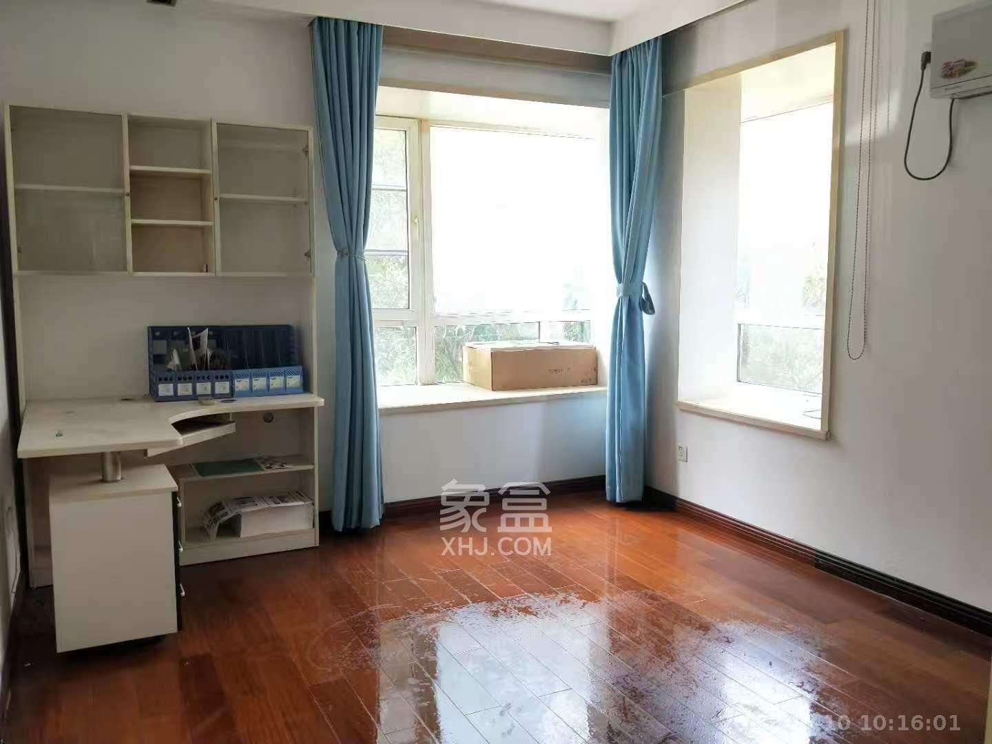 鸿铭中心  5室2厅2卫   5500.00元/月室内图