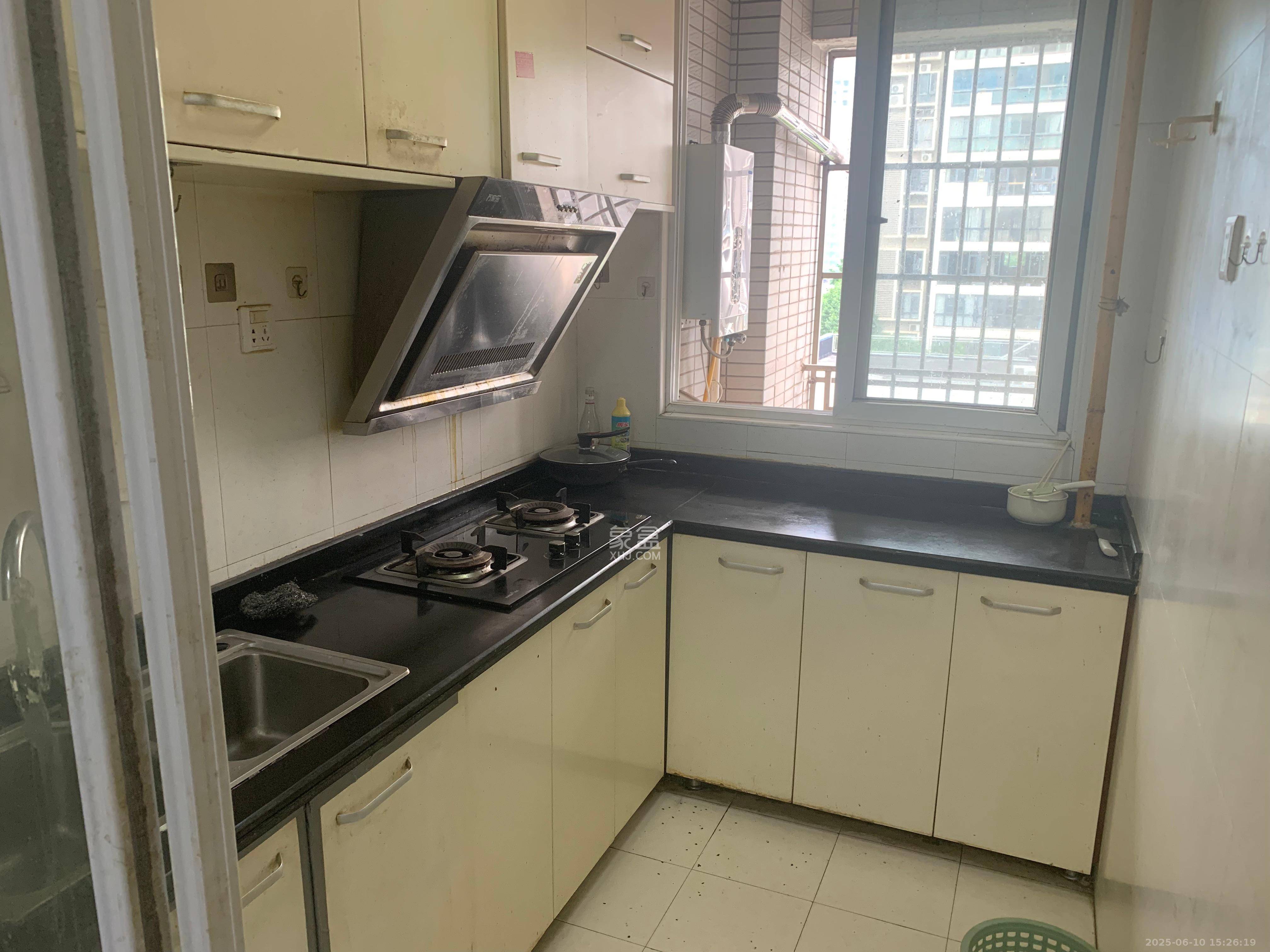 月湖兰庭  2室1厅1卫   2200.00元/月室内图