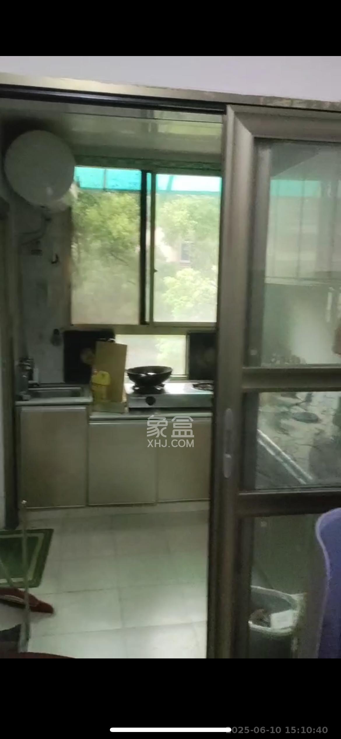 牛婆塘社区  1室1厅1卫   900.00元/月室内图