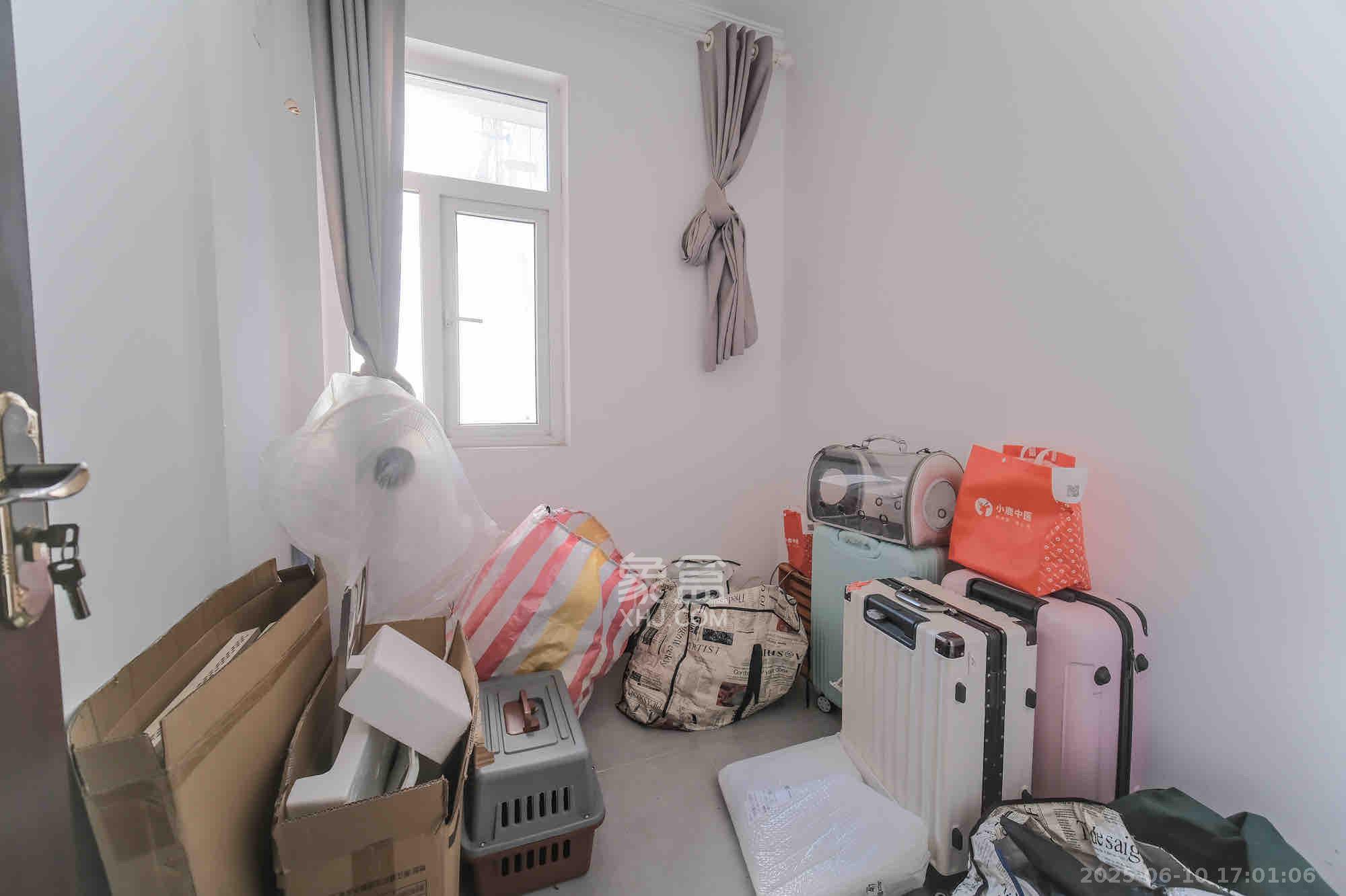 和悦城(蟠龙景苑) 3室2厅1卫 1600.0元/月 和悦城(蟠龙景苑) 3室2厅1卫 1600.0元/月室内图