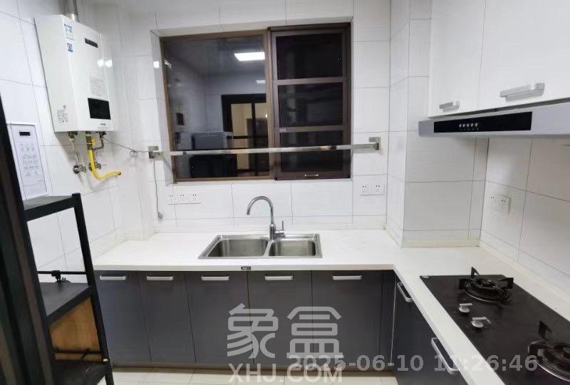 第六都（陆都小区）  4室2厅2卫   6000.00元/月室内图