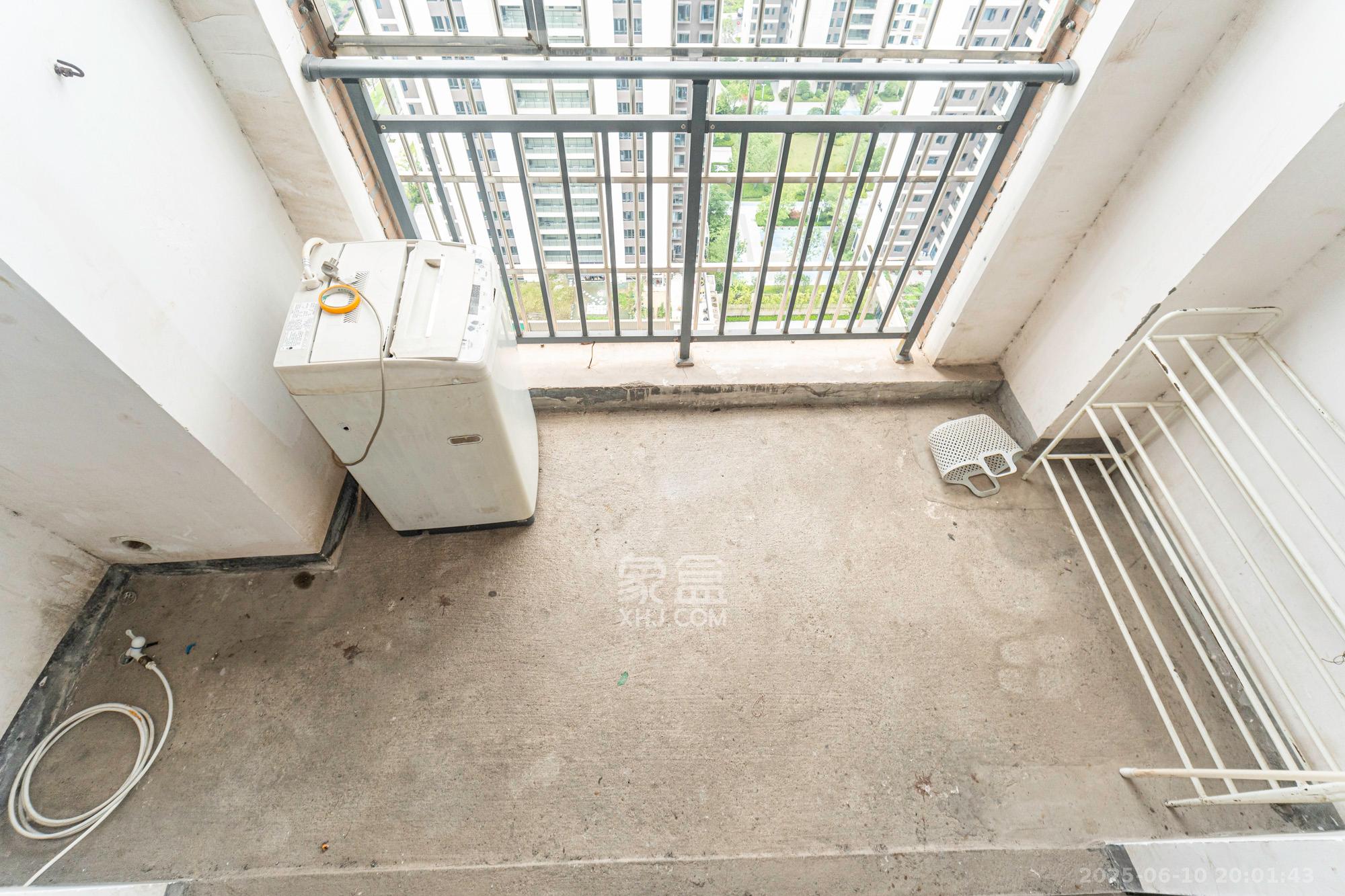 家和院 3室2厅1卫 56.0万 家和院 3室2厅1卫 56.0万阳台