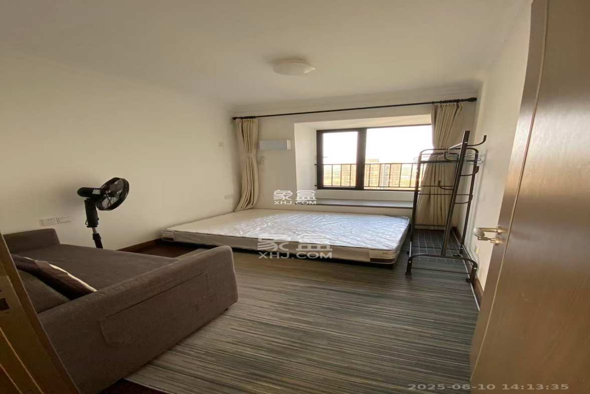 万科金域蓝湾 4室2厅2卫 3800.0元/月 万科金域蓝湾 4室2厅2卫 3800.0元/月室内图