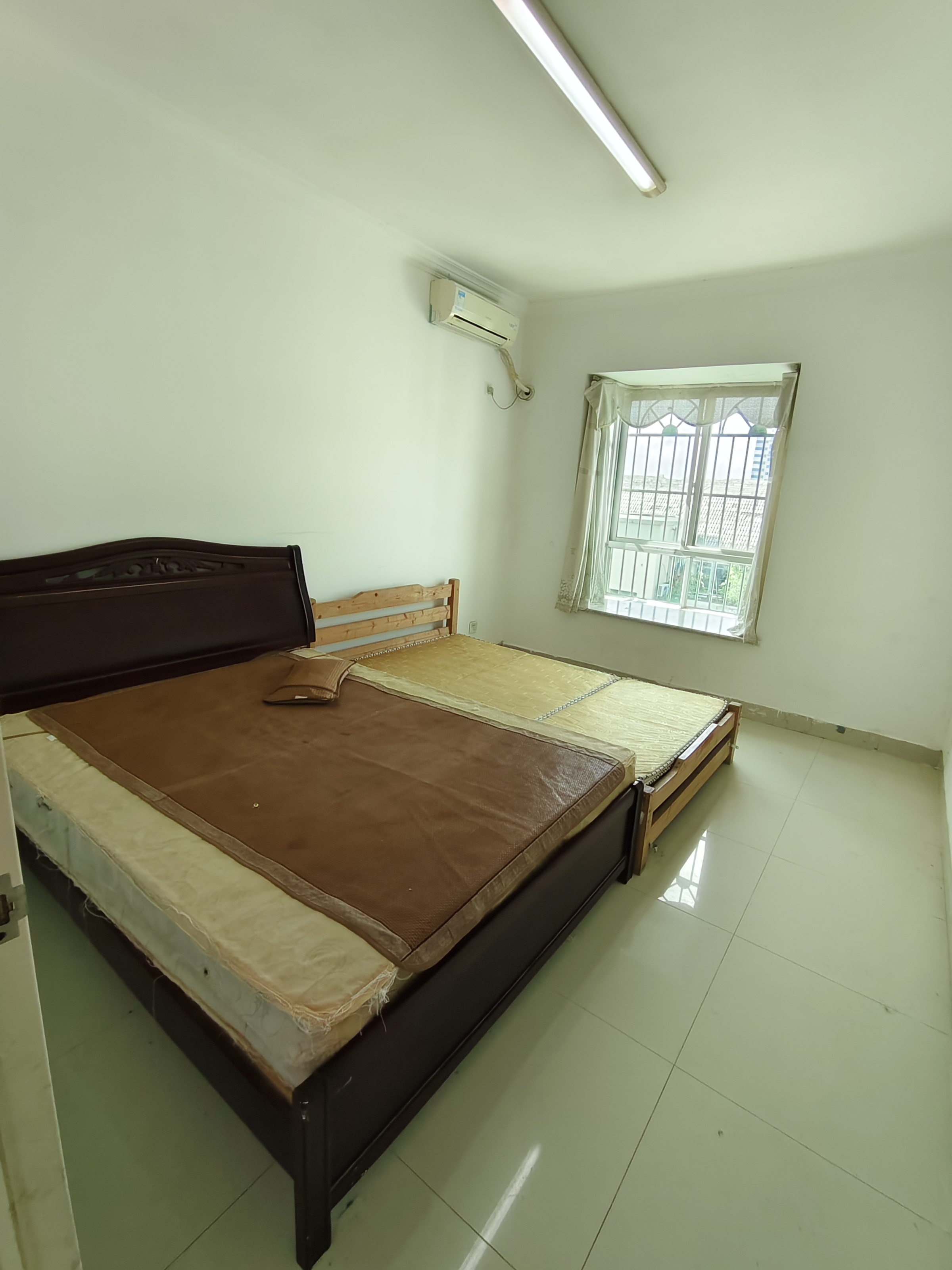 吉宝佳园 2室2厅1卫 2100.0元/月 吉宝佳园 2室2厅1卫 2100.0元/月室内图