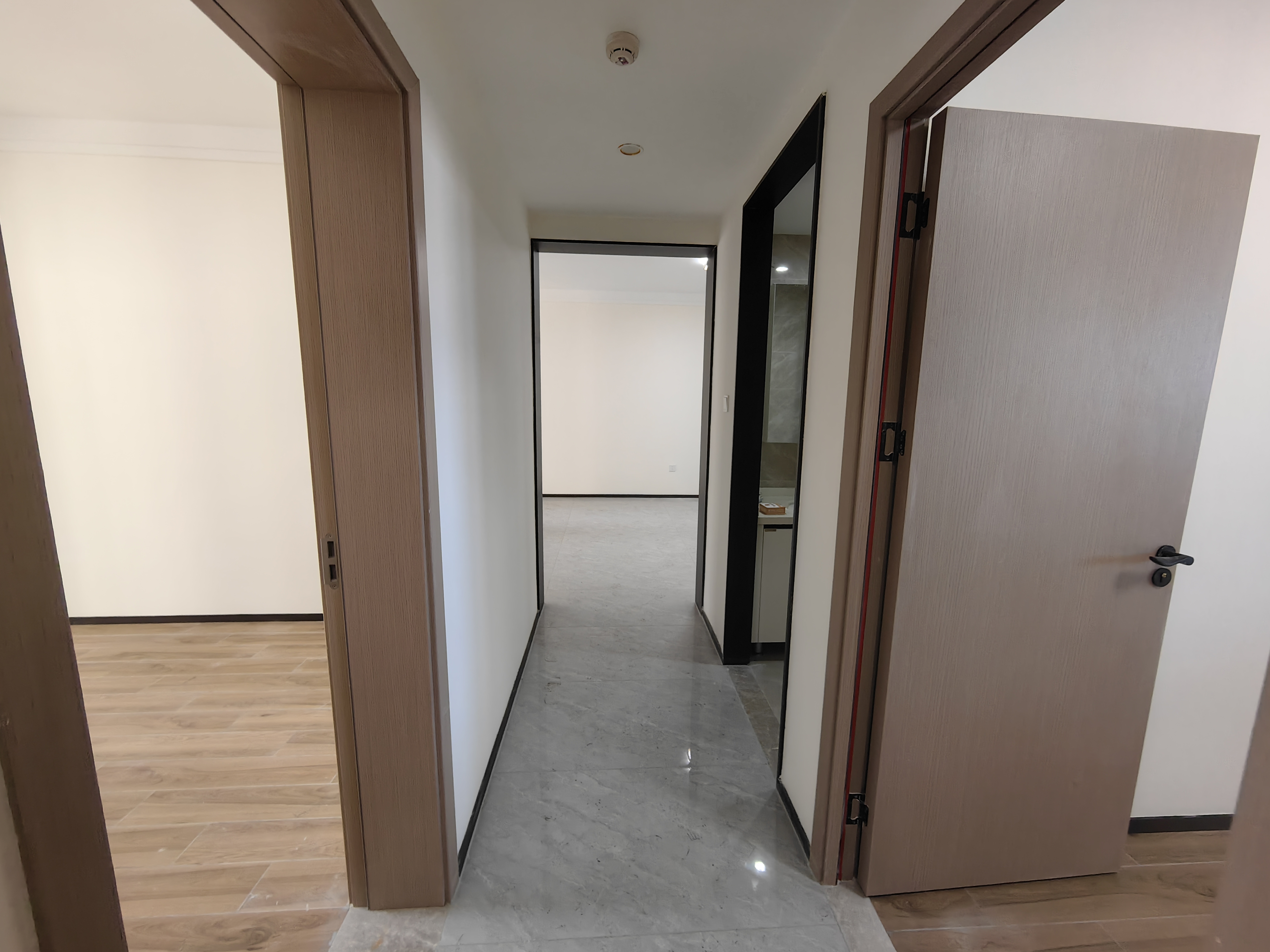 海府大院（海府路41号）  3室2厅2卫   3300.00元/月室内图