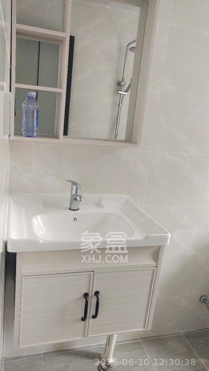 鑫天格林香山 3室2厅2卫 1800.0元/月 鑫天格林香山 3室2厅2卫 1800.0元/月室内图