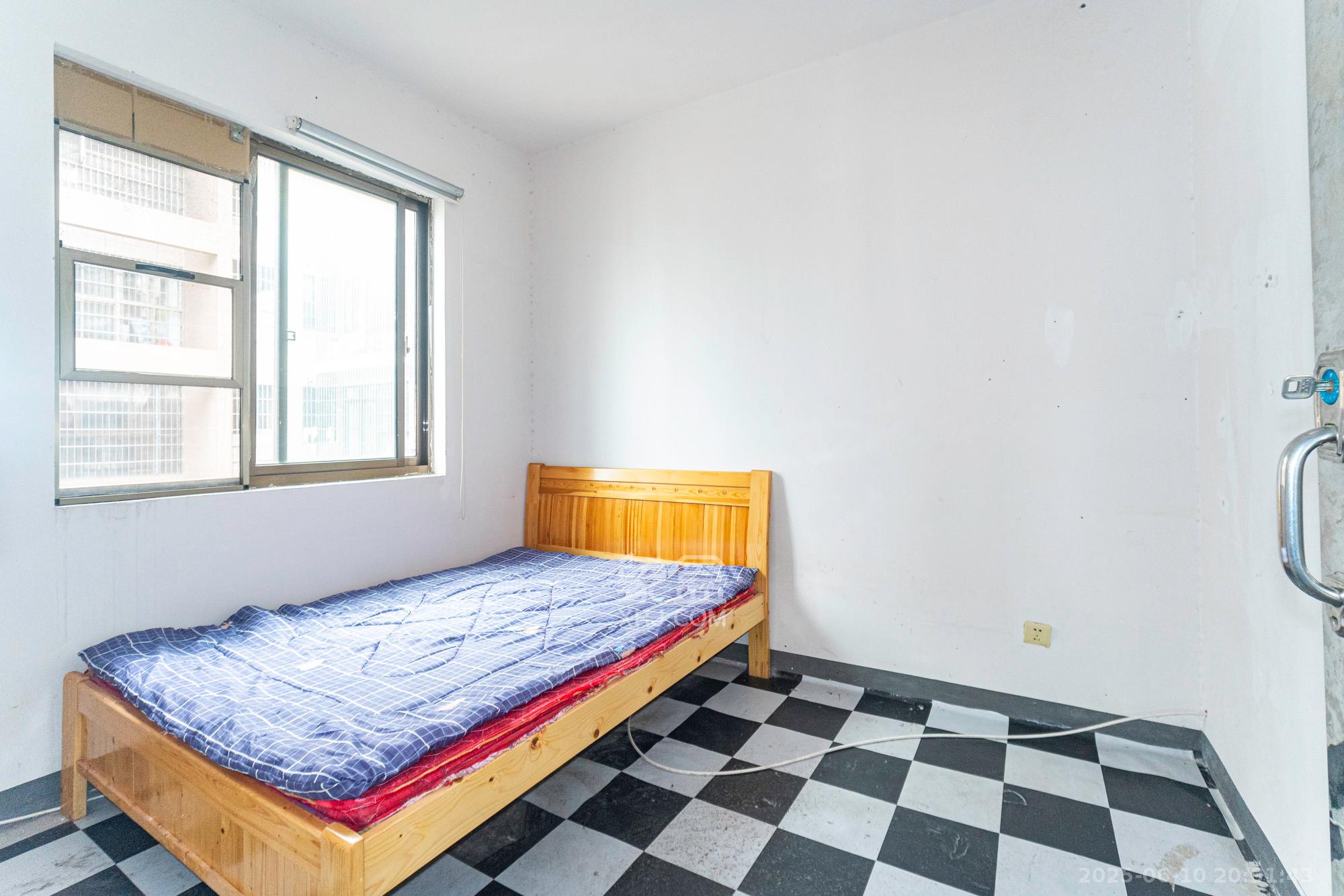 家和院 3室2厅1卫 56.0万 家和院 3室2厅1卫 56.0万卧室