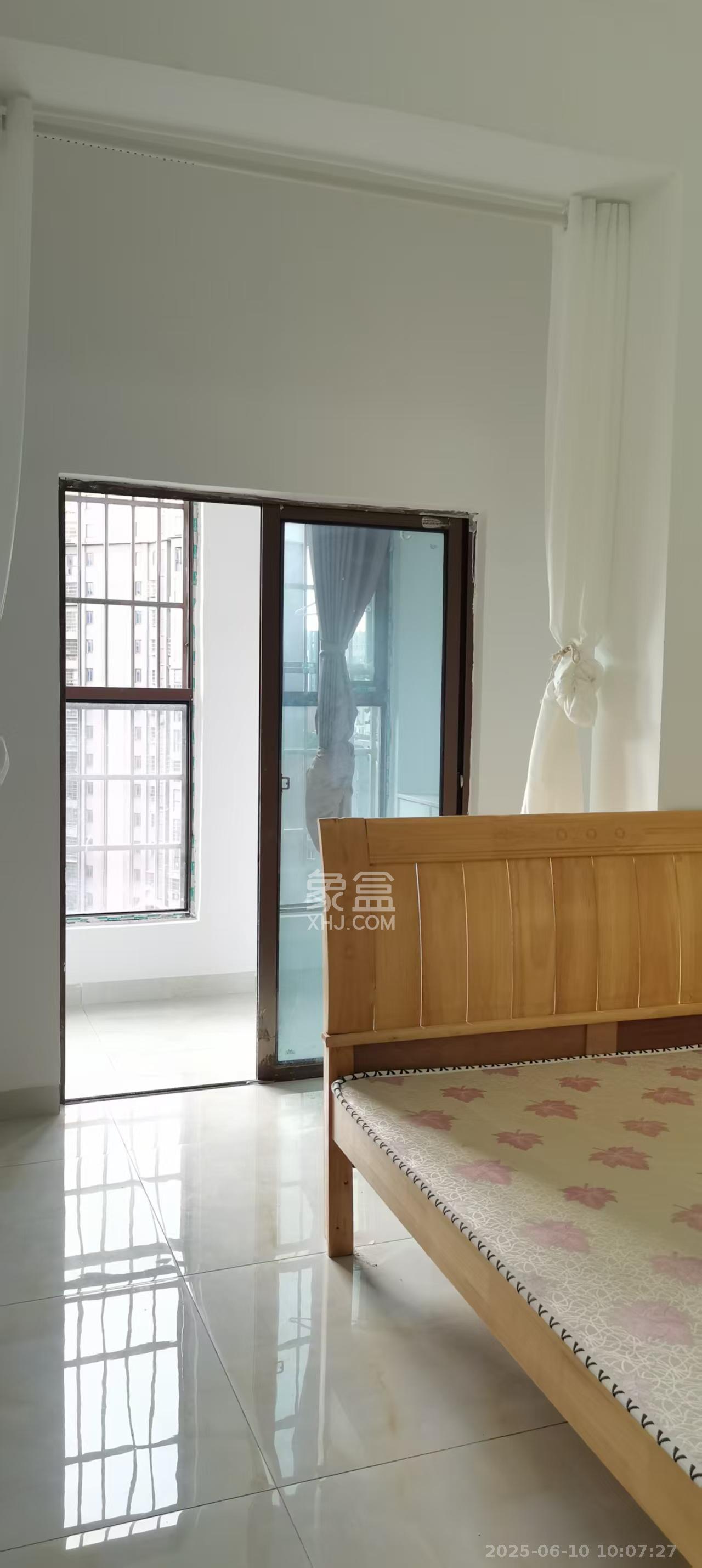 湖湾世景  1室1厅1卫   1200.00元/月