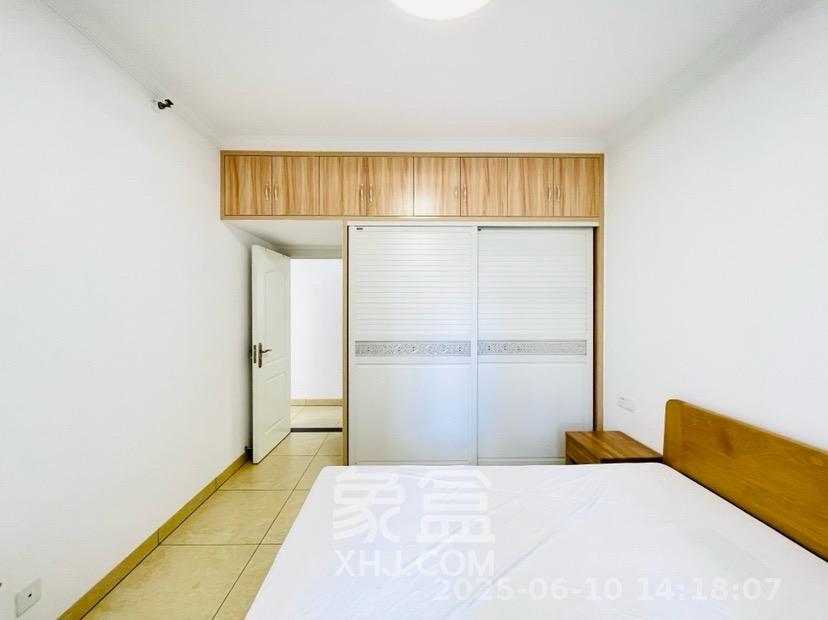 地质家园一、二期(地泰人民公馆) 2室2厅1卫 3000.0元/月 地质家园一、二期(地泰人民公馆) 2室2厅1卫 3000.0元/月室内图