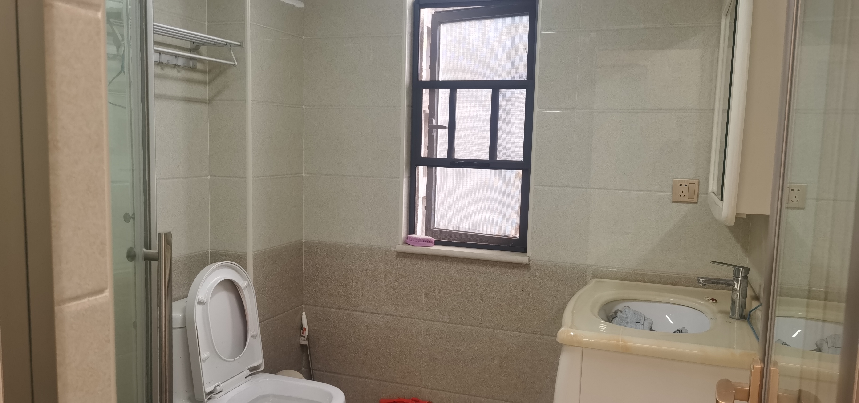 南苑上和二期  3室2厅2卫    2200.0元/月 南苑上和二期  3室2厅2卫    2200.0元/月室内图