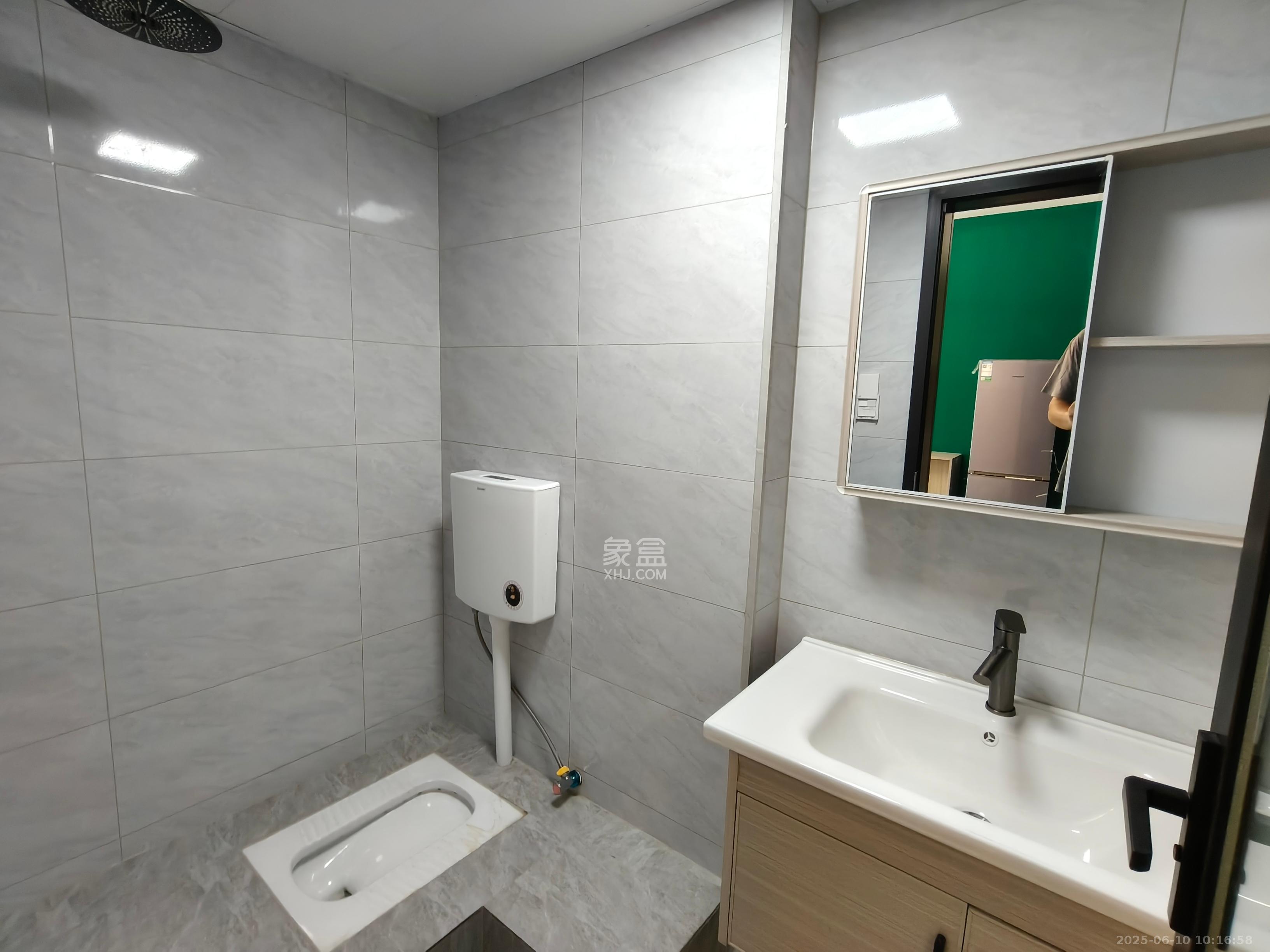 天健城  1室0厅0卫    2100.0元/月室内图