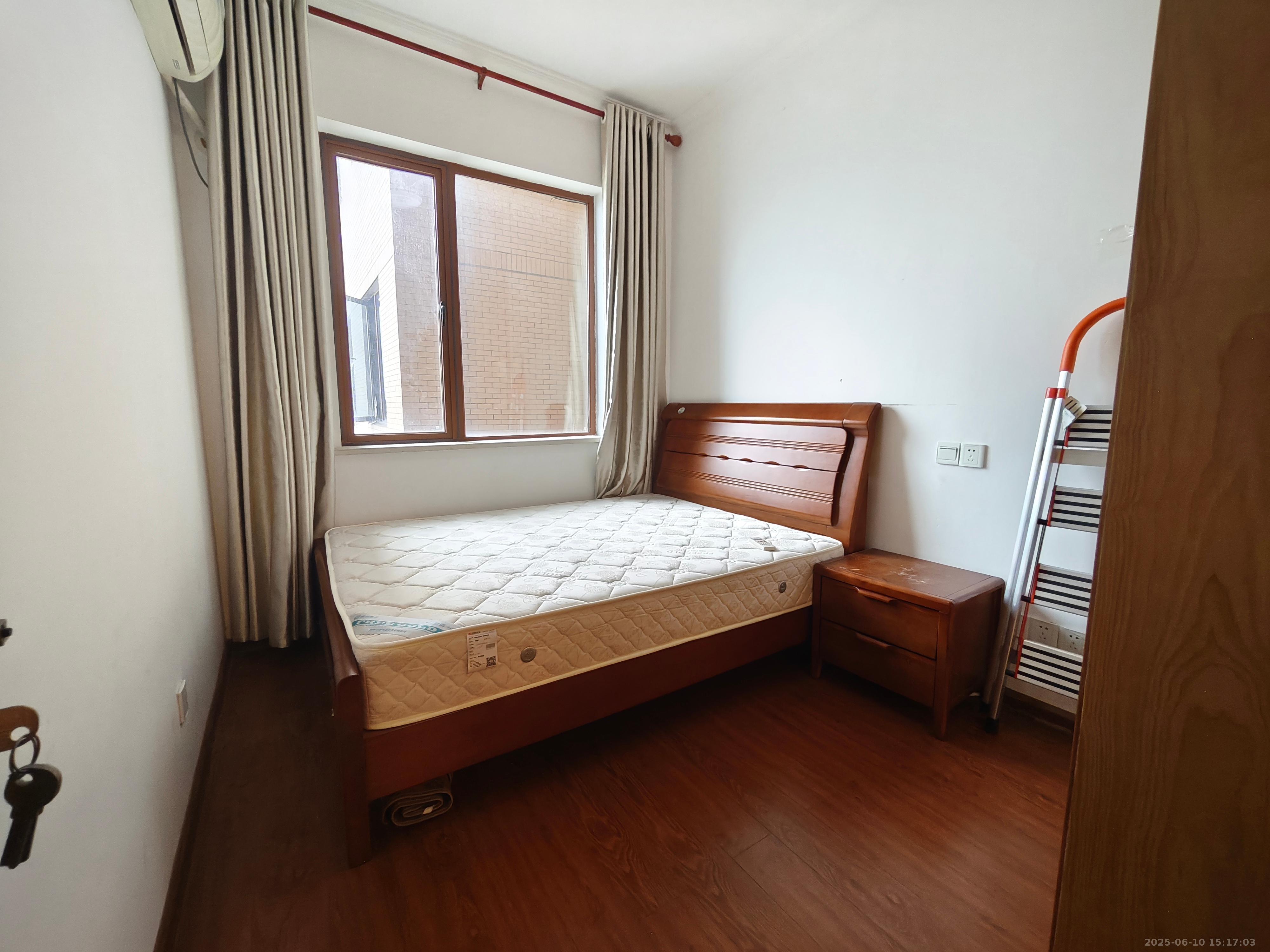 万里时代 2室1厅1卫 2600.0元/月 万里时代 2室1厅1卫 2600.0元/月室内图