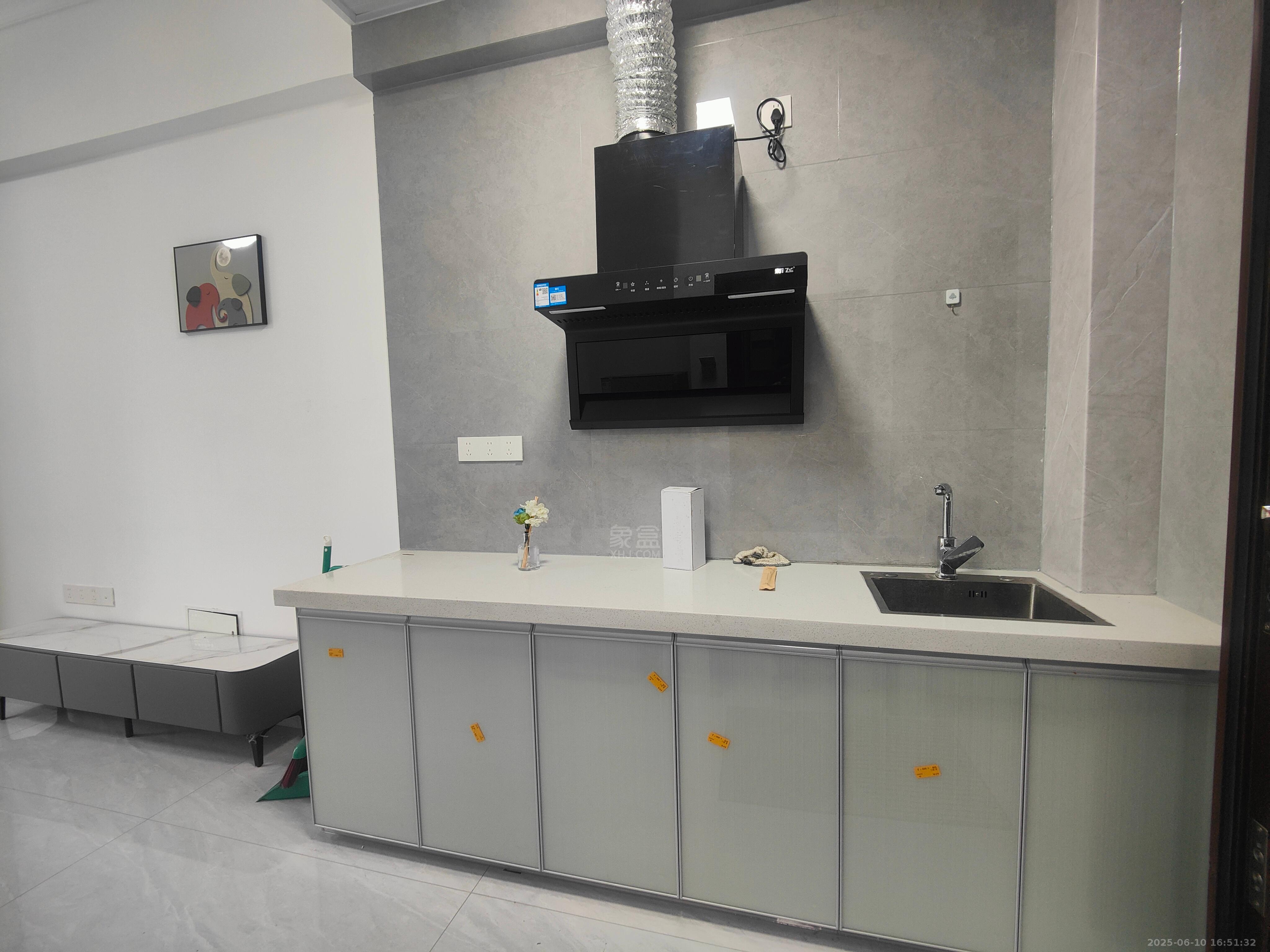 朗廷览江 1室1厅1卫 1600.0元/月 朗廷览江 1室1厅1卫 1600.0元/月室内图