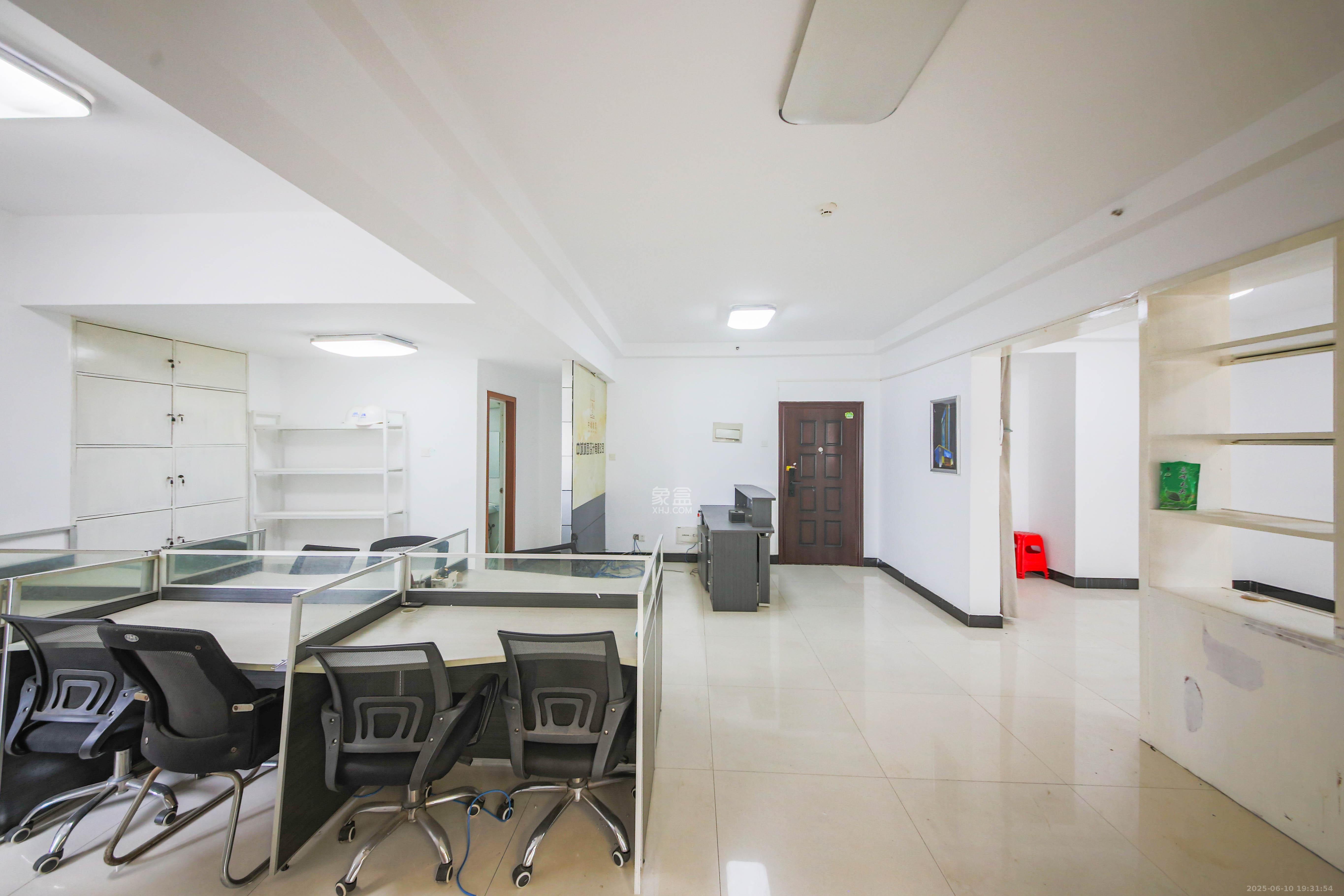 鑫远杰座  1室1厅1卫    50.0万 鑫远杰座  1室1厅1卫    50.0万