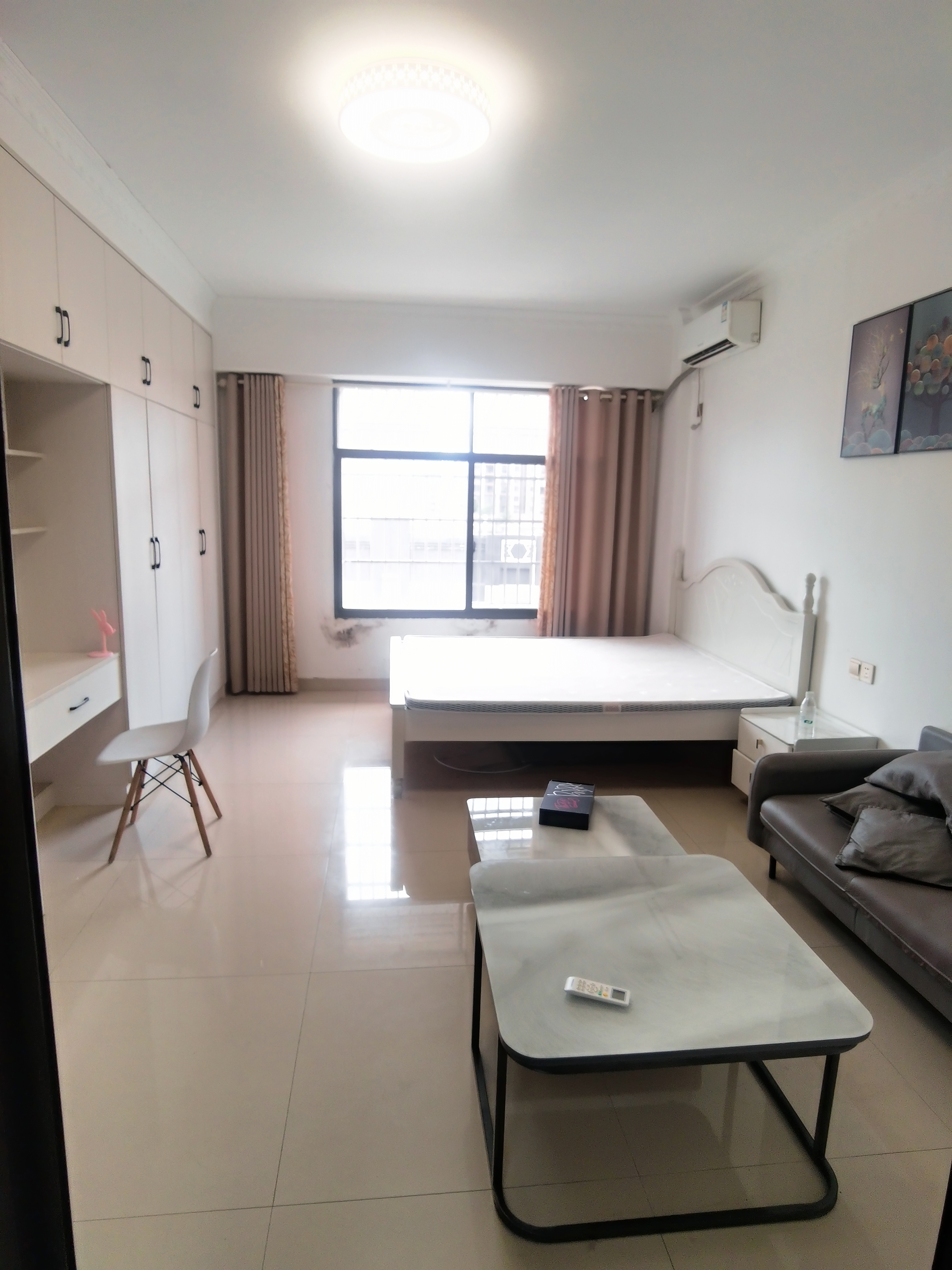 桃花缘 1室1厅1卫 1200.0元/月 桃花缘 1室1厅1卫 1200.0元/月室内图