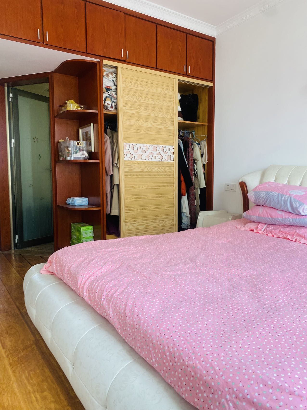 古城春天 3室2厅2卫 1600.0元/月 古城春天 3室2厅2卫 1600.0元/月室内图