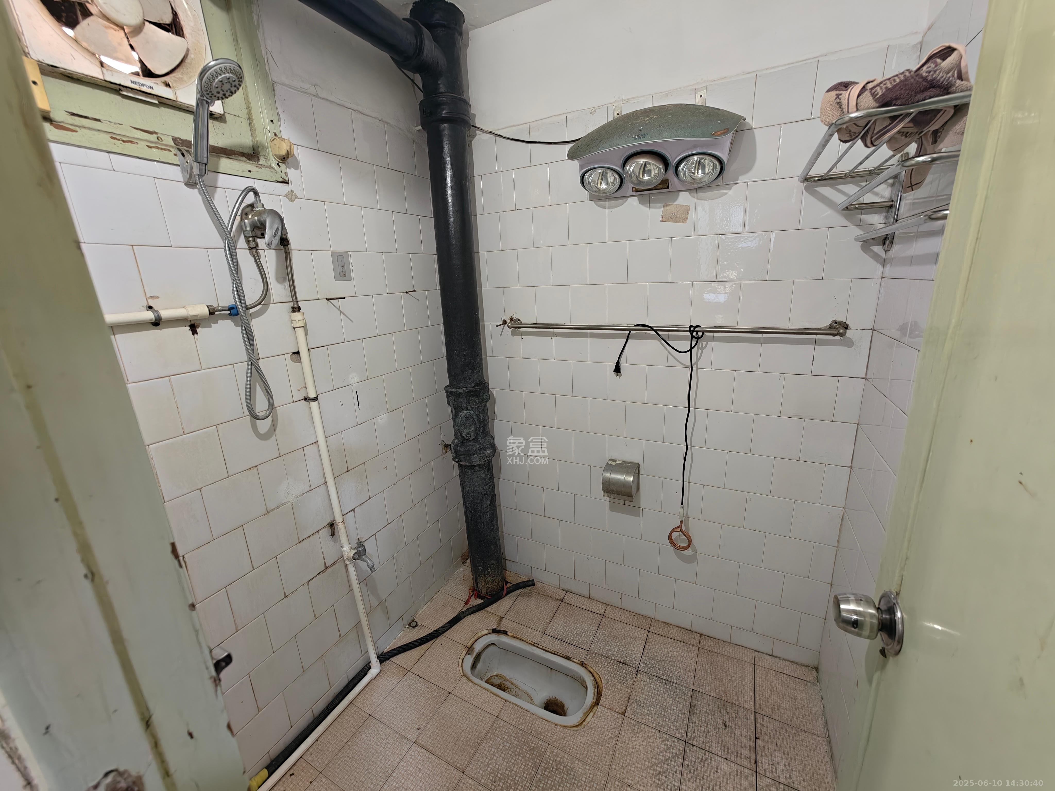 劳动广场消防队宿舍 2室1厅1卫 1800.0元/月 劳动广场消防队宿舍 2室1厅1卫 1800.0元/月室内图