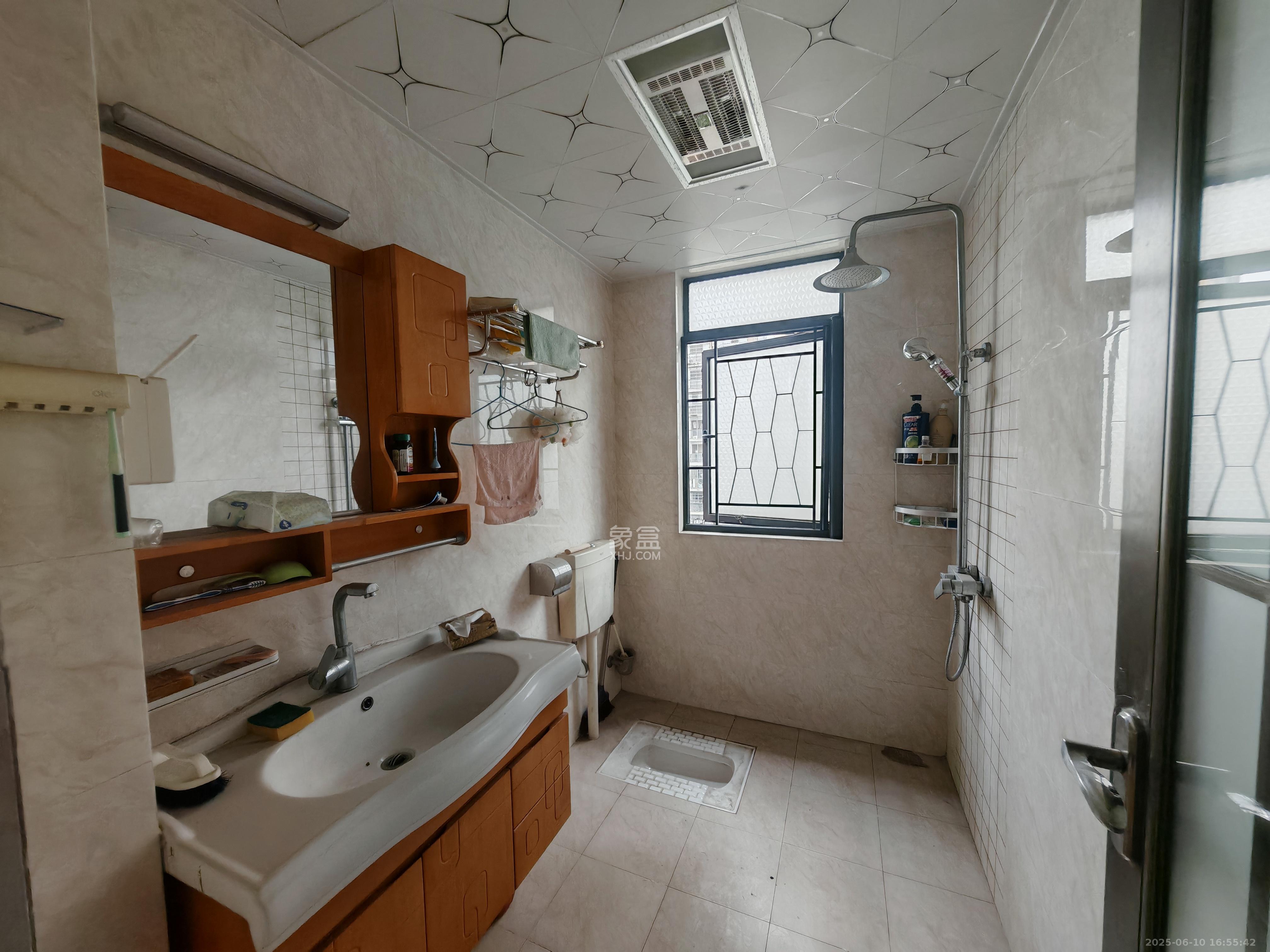 中国铁建国际城一期 4室2厅2卫 1900.0元/月 中国铁建国际城一期 4室2厅2卫 1900.0元/月室内图