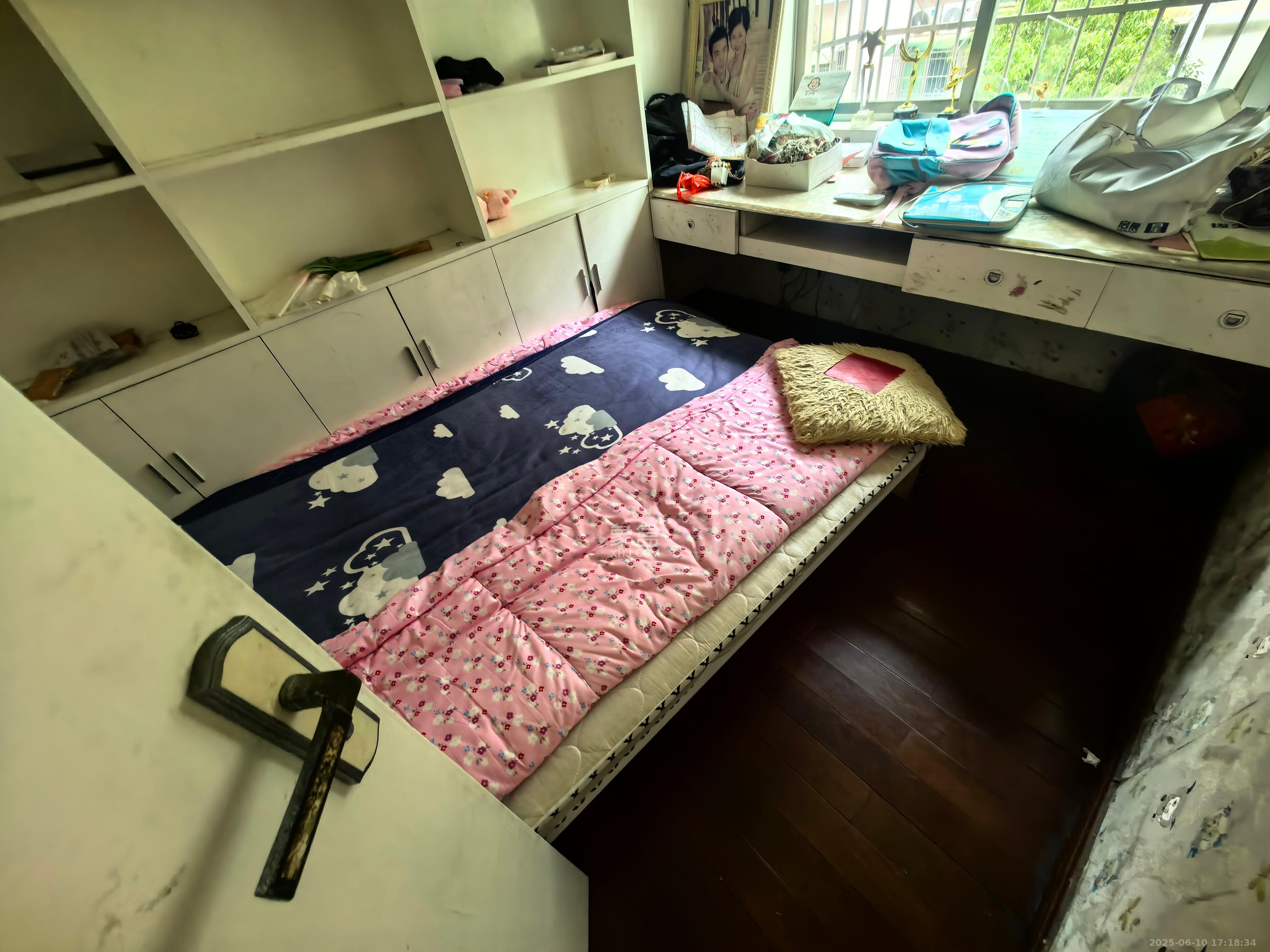 中南汽车世界  3室2厅1卫   1600.00元/月室内图