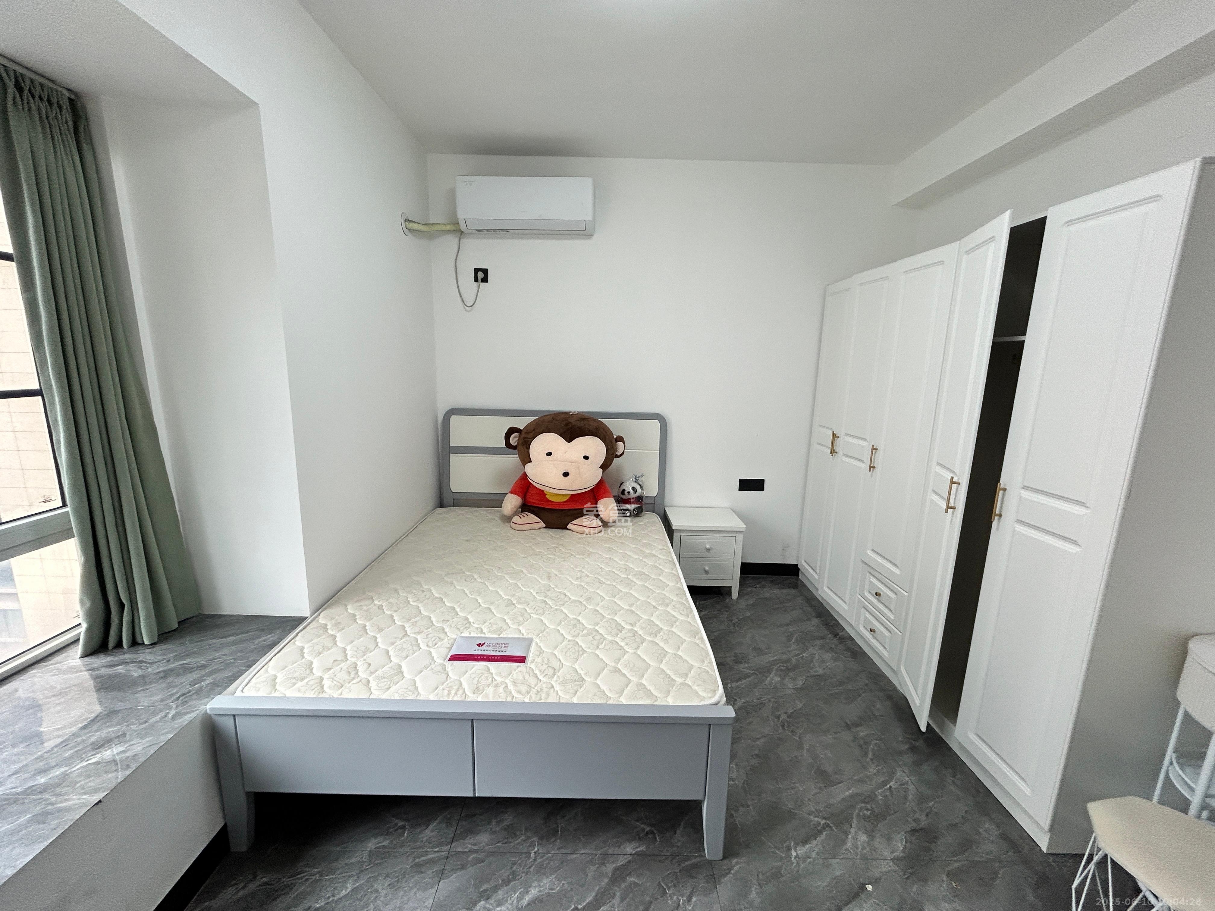 北辰三角洲C3区  5室2厅2卫    6800.0元/月室内图