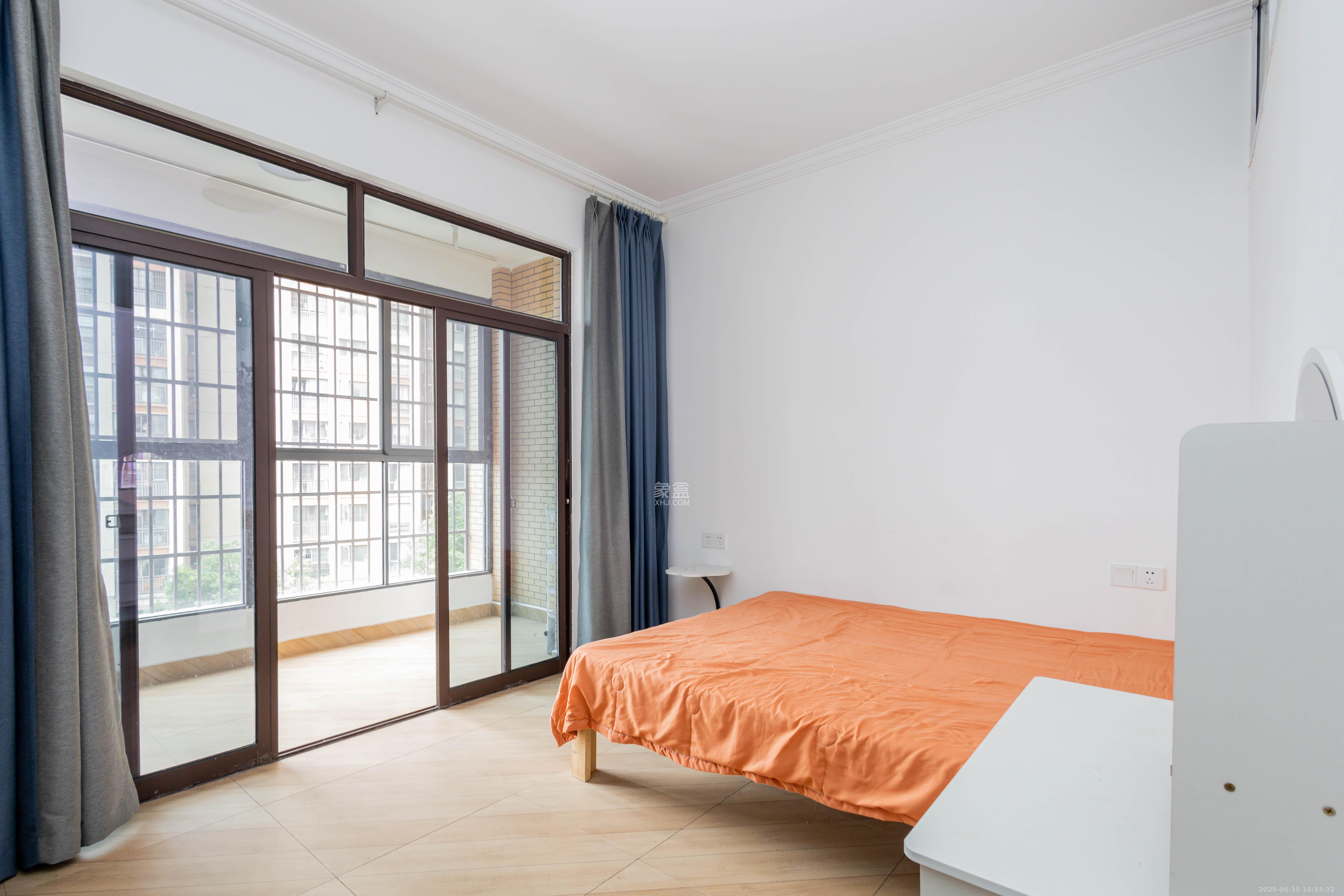 三景华御  3室2厅1卫    59.8万 三景华御  3室2厅1卫    59.8万卧室