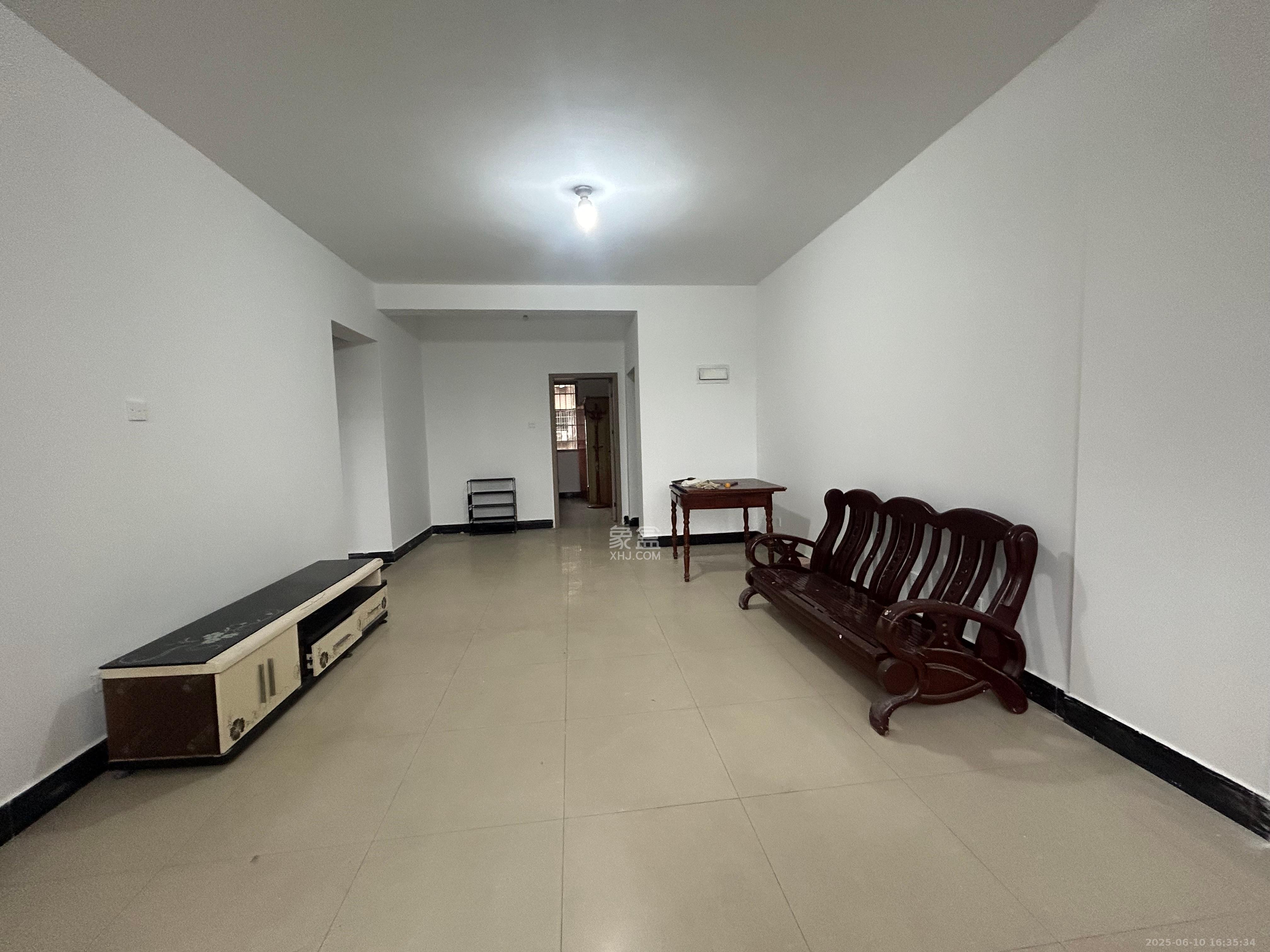 杉木村安置小区 1室0厅0卫 1700.0元/月 杉木村安置小区 1室0厅0卫 1700.0元/月室内图