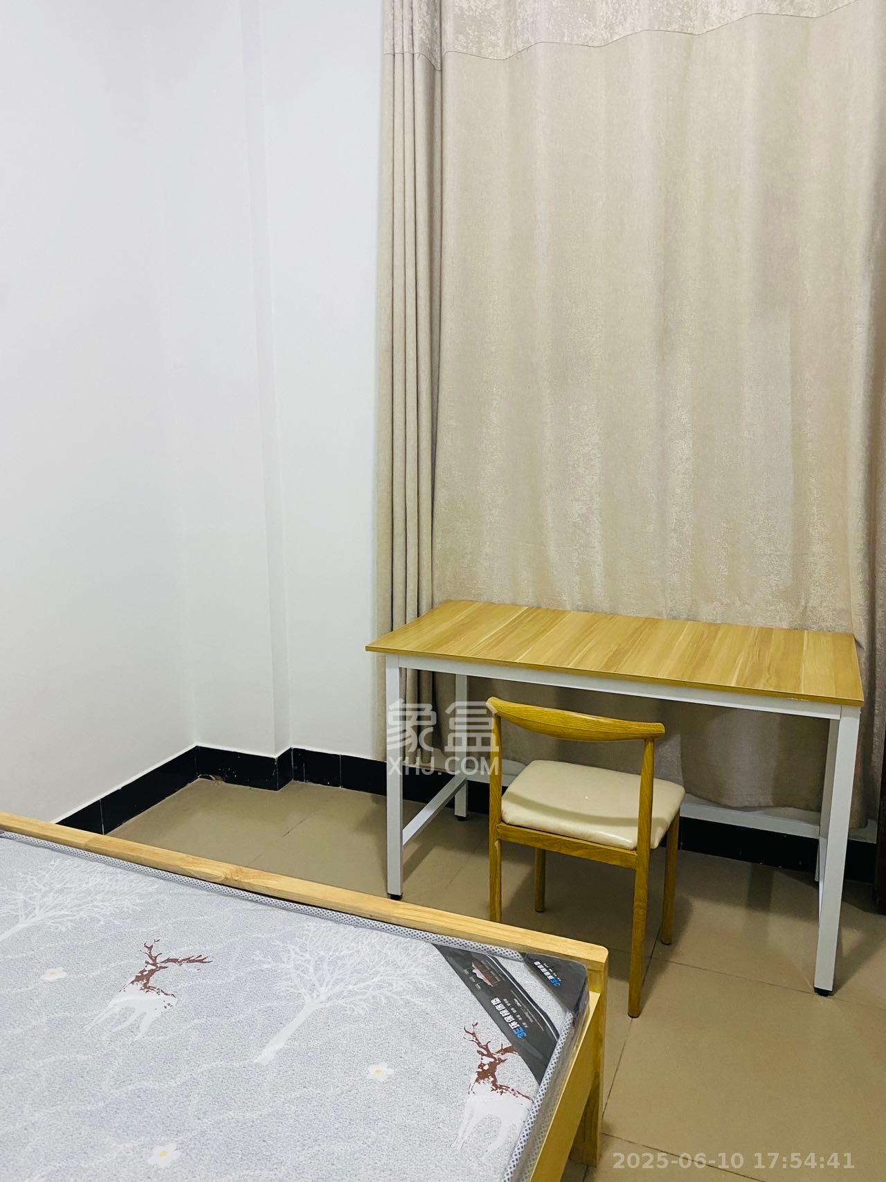 北冲尾  1室1厅1卫    1300.0元/月室内图