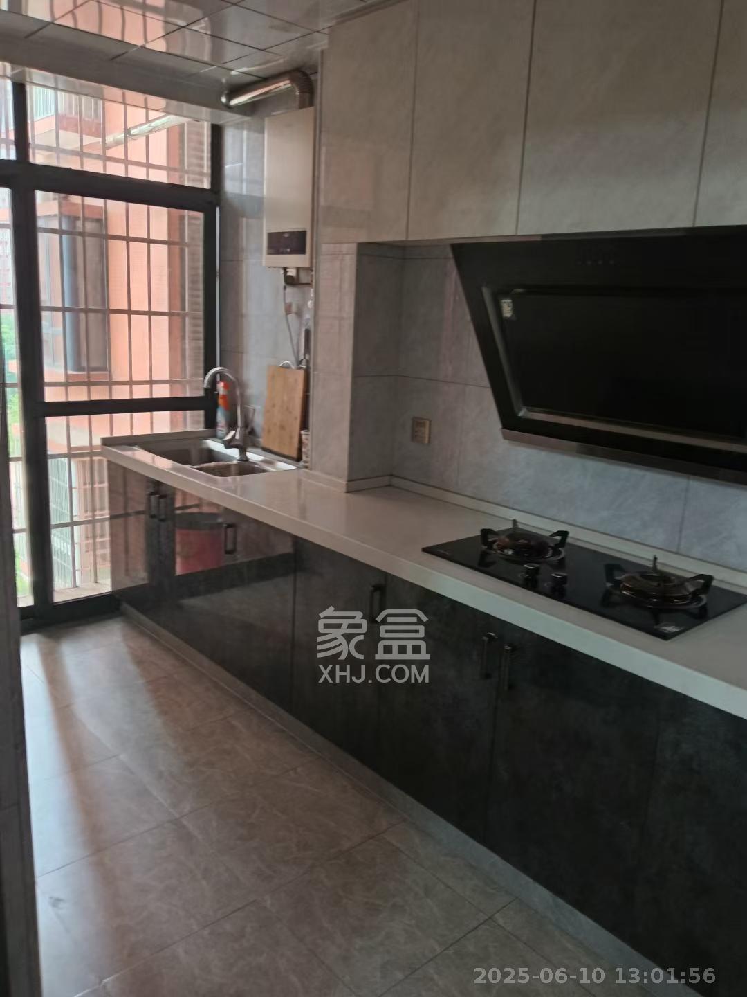 凯富南方鑫城  3室2厅1卫    2300.0元/月室内图