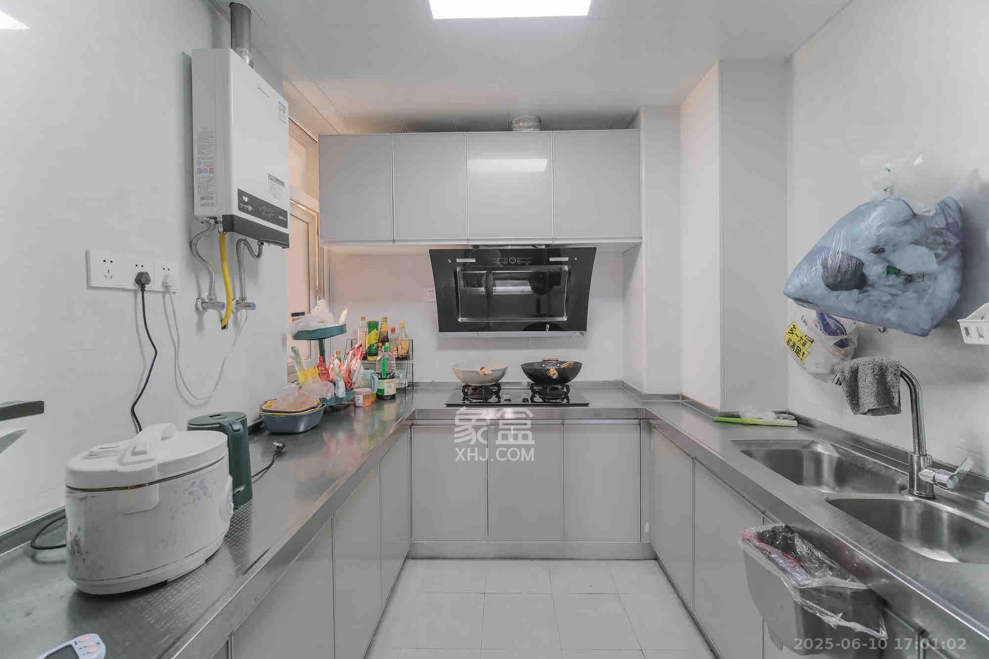 和悦城(蟠龙景苑) 3室2厅1卫 1600.0元/月 和悦城(蟠龙景苑) 3室2厅1卫 1600.0元/月室内图