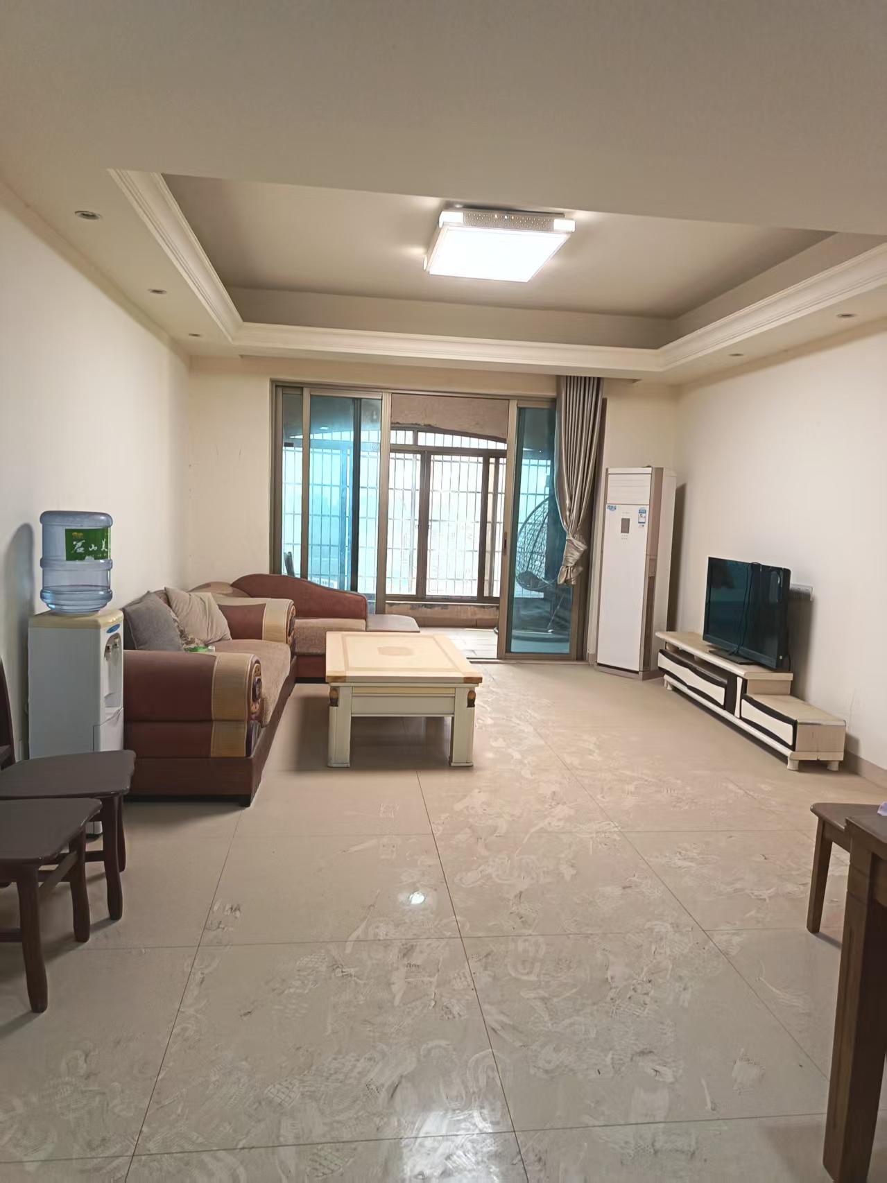 碧桂园 4室2厅2卫 2000.0元/月 碧桂园 4室2厅2卫 2000.0元/月室内图