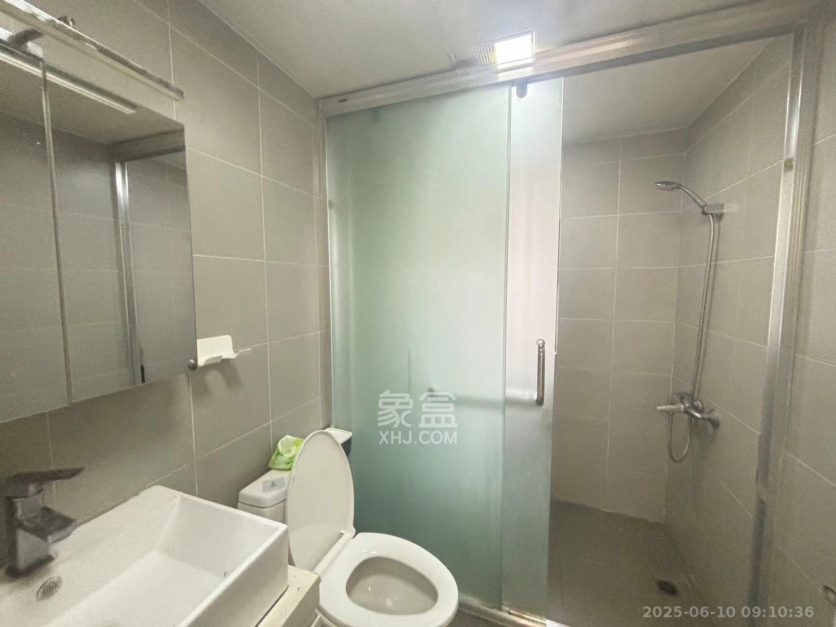 卓越蔚蓝城邦  3室2厅2卫    3000.0元/月室内图