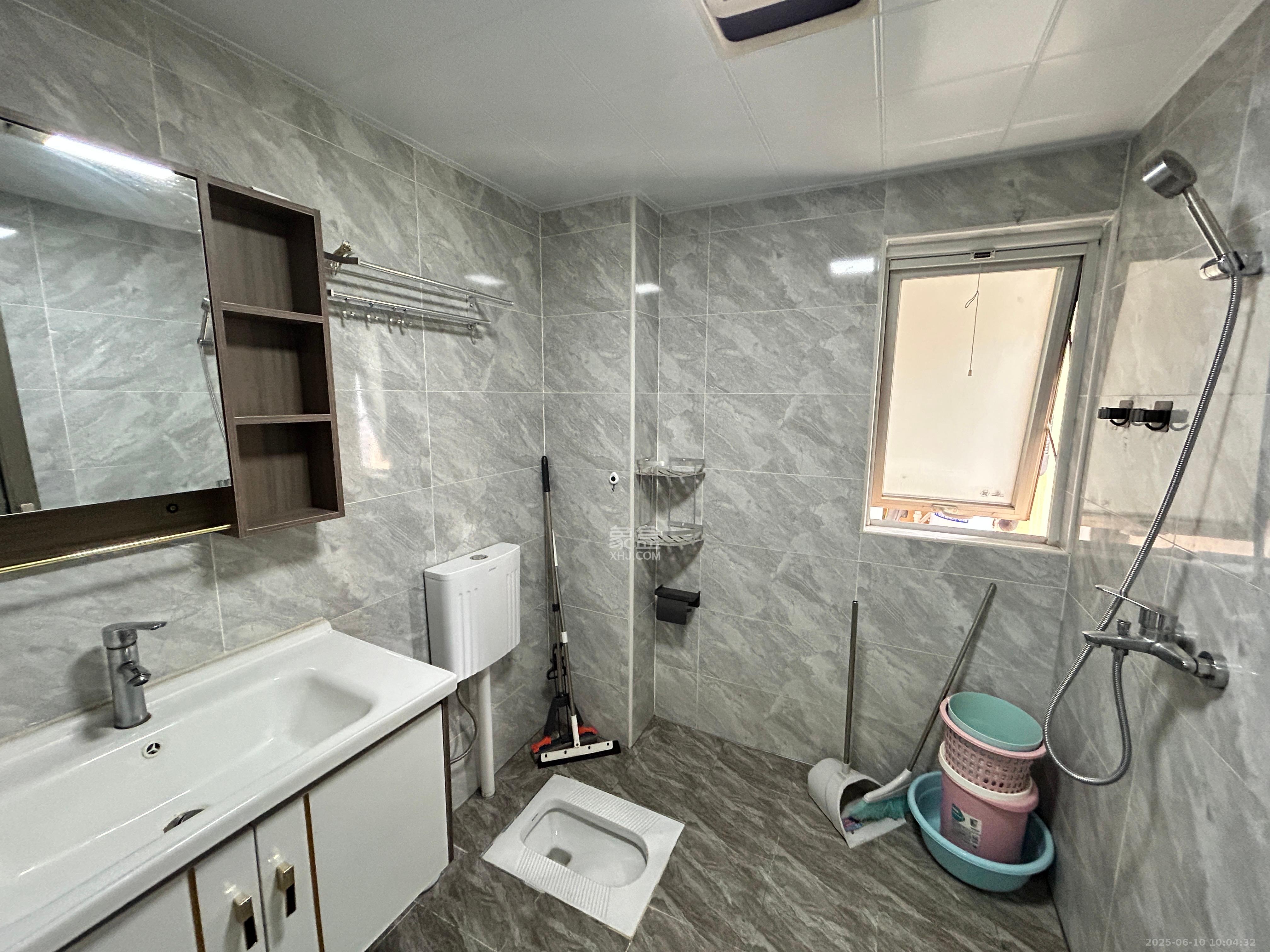 北辰三角洲C3区  5室2厅2卫    6800.0元/月室内图