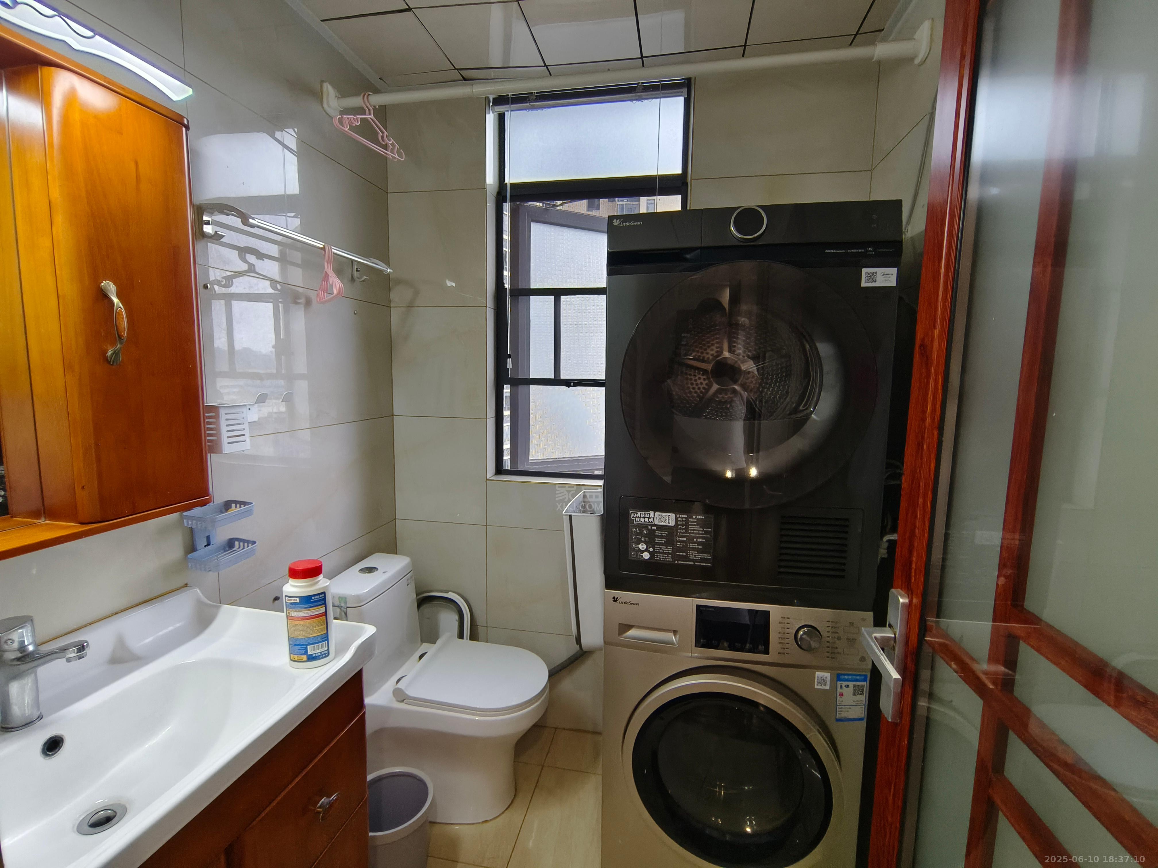 经世龙城 3室2厅2卫 1800.0元/月 经世龙城 3室2厅2卫 1800.0元/月室内图