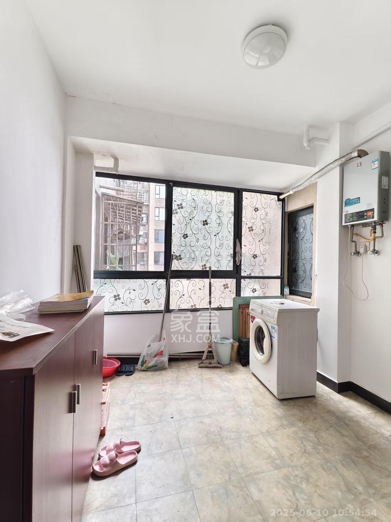 长房时代城 3室1厅1卫 2800.0元/月 长房时代城 3室1厅1卫 2800.0元/月室内图