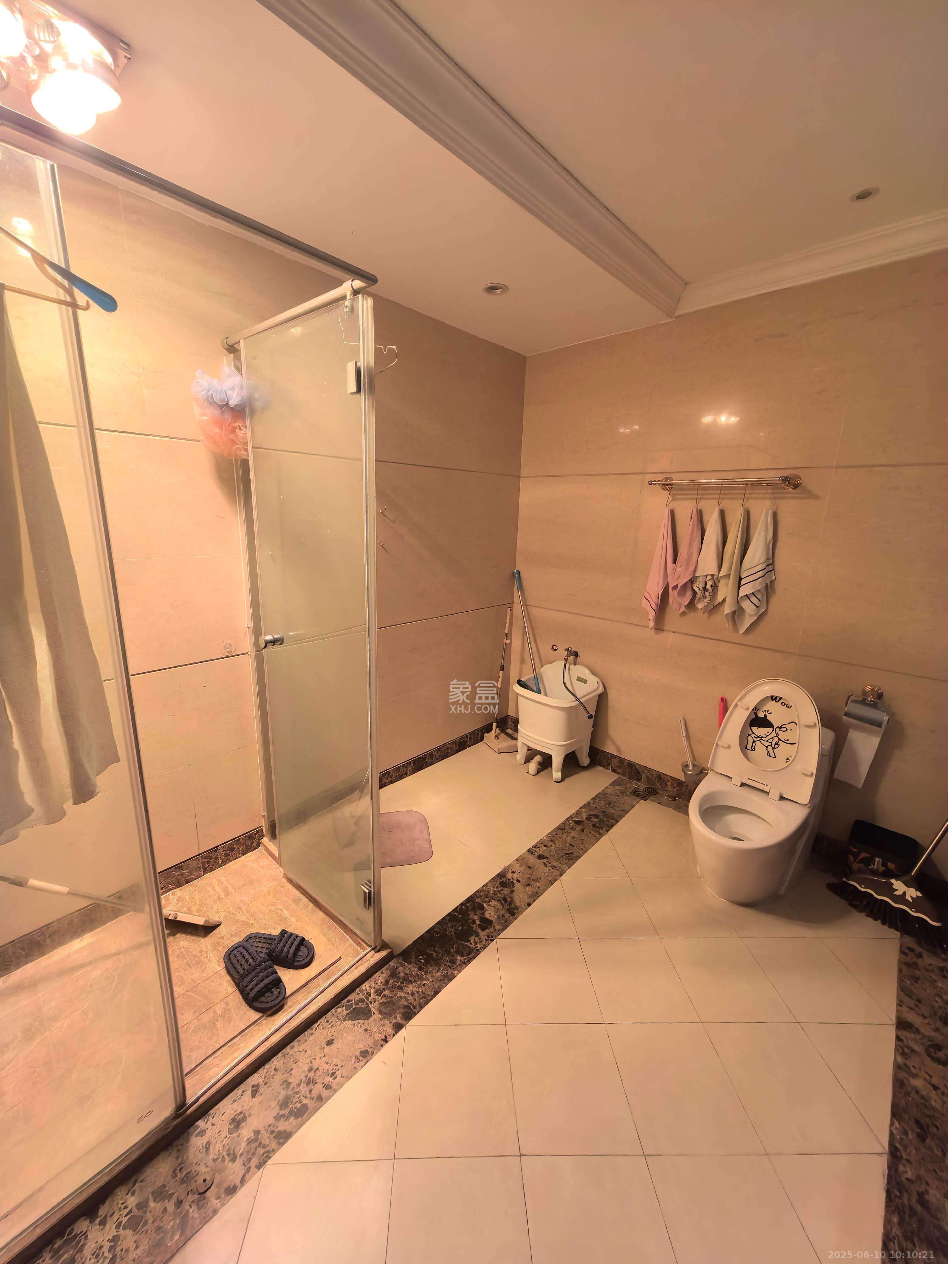 恒大雅苑 4室2厅1卫 7500.0元/月 恒大雅苑 4室2厅1卫 7500.0元/月室内图