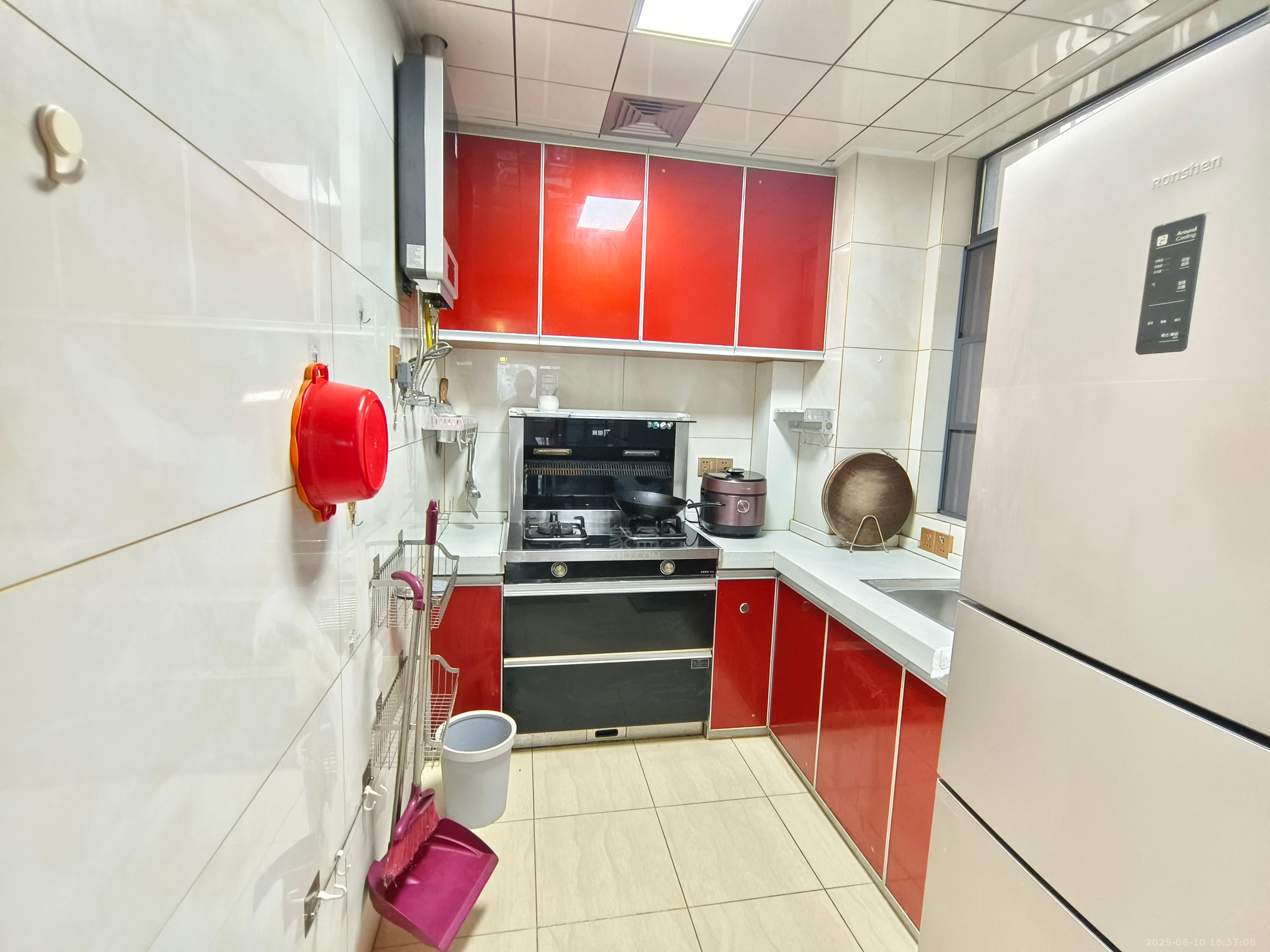 经世龙城 3室2厅2卫 1800.0元/月 经世龙城 3室2厅2卫 1800.0元/月室内图