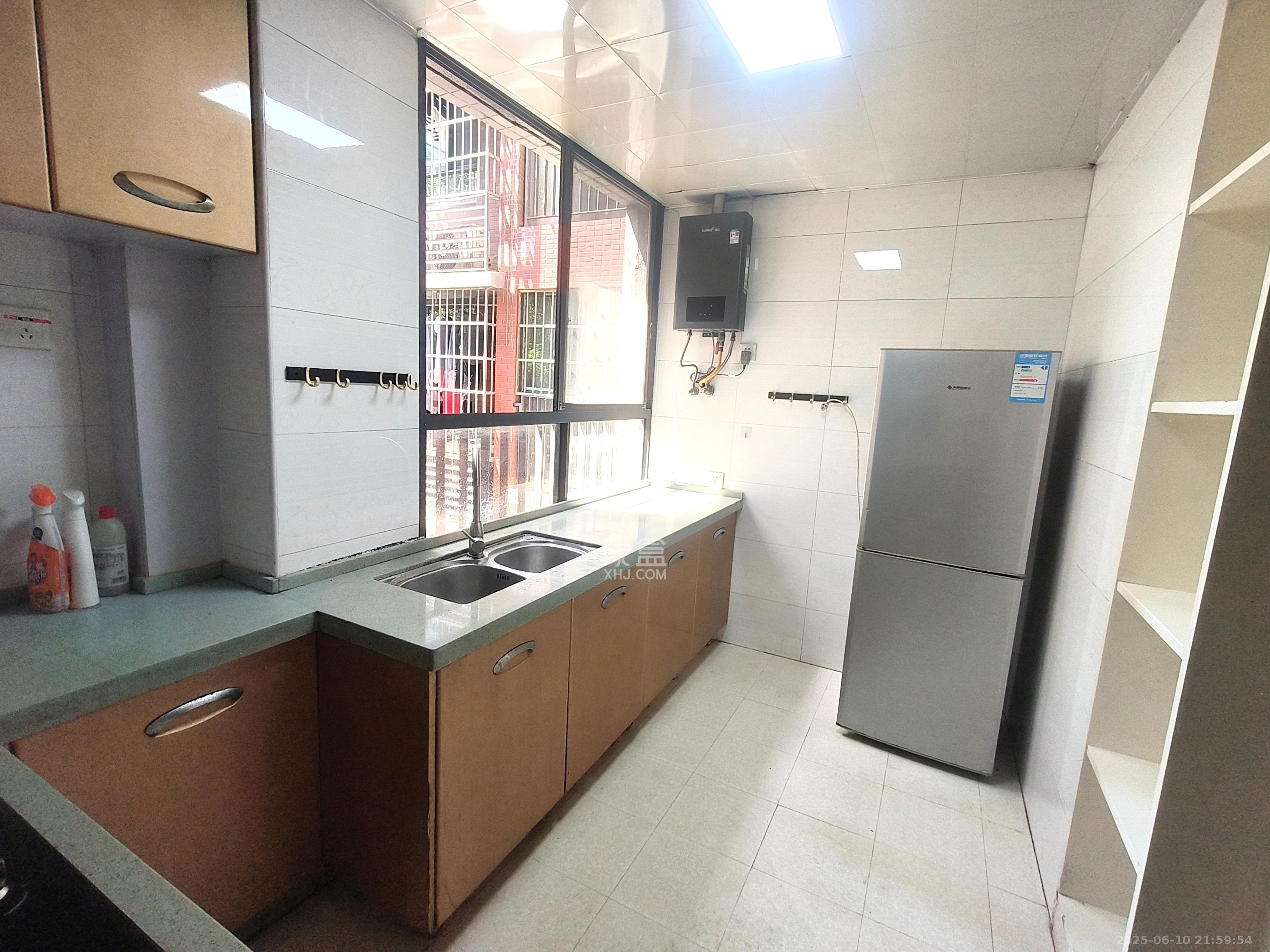 华润凤凰城二期 3室2厅1卫 1650.0元/月 华润凤凰城二期 3室2厅1卫 1650.0元/月室内图