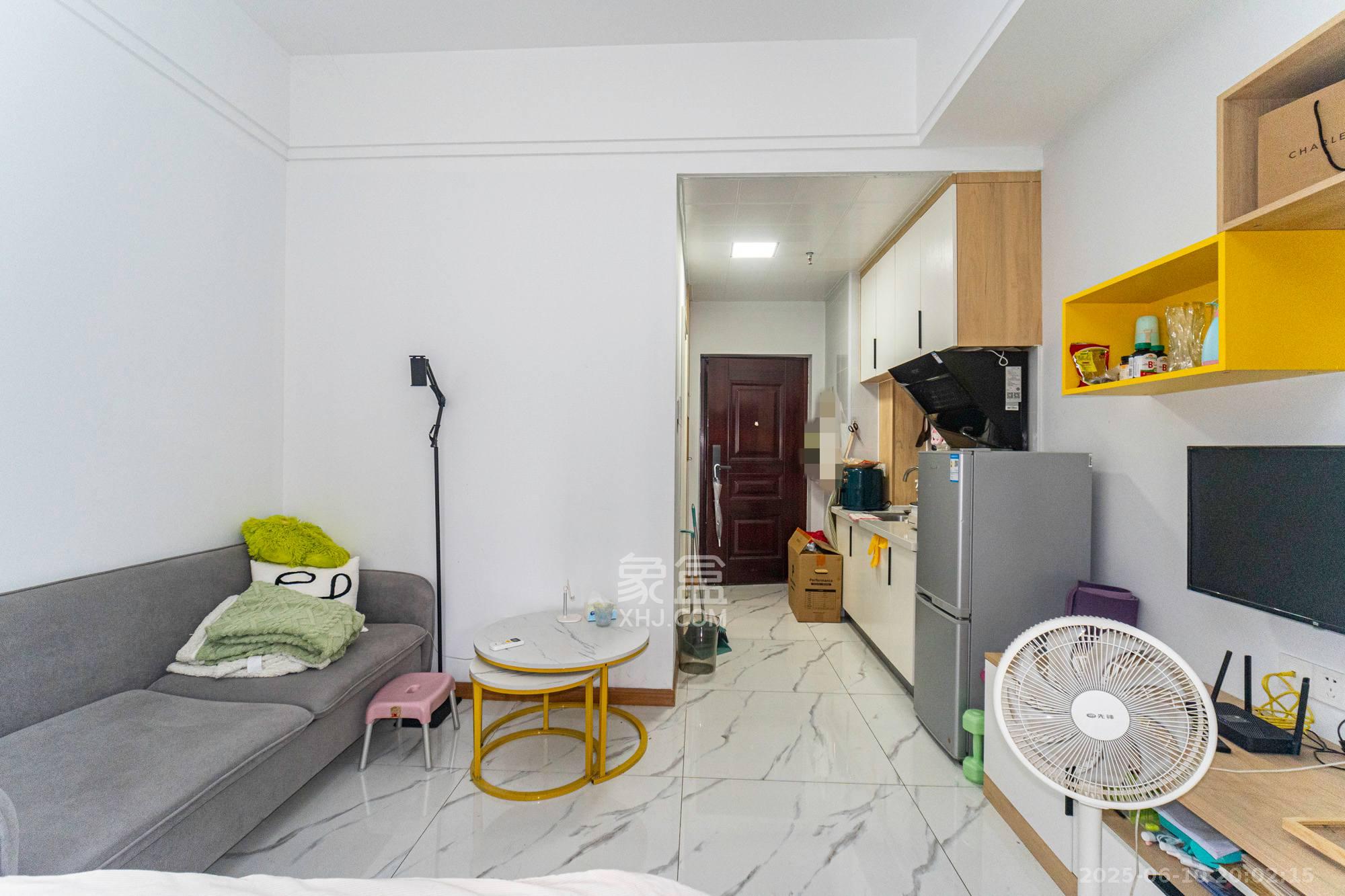 中建悦和城  1室1厅1卫    25.0万 中建悦和城  1室1厅1卫    25.0万客厅