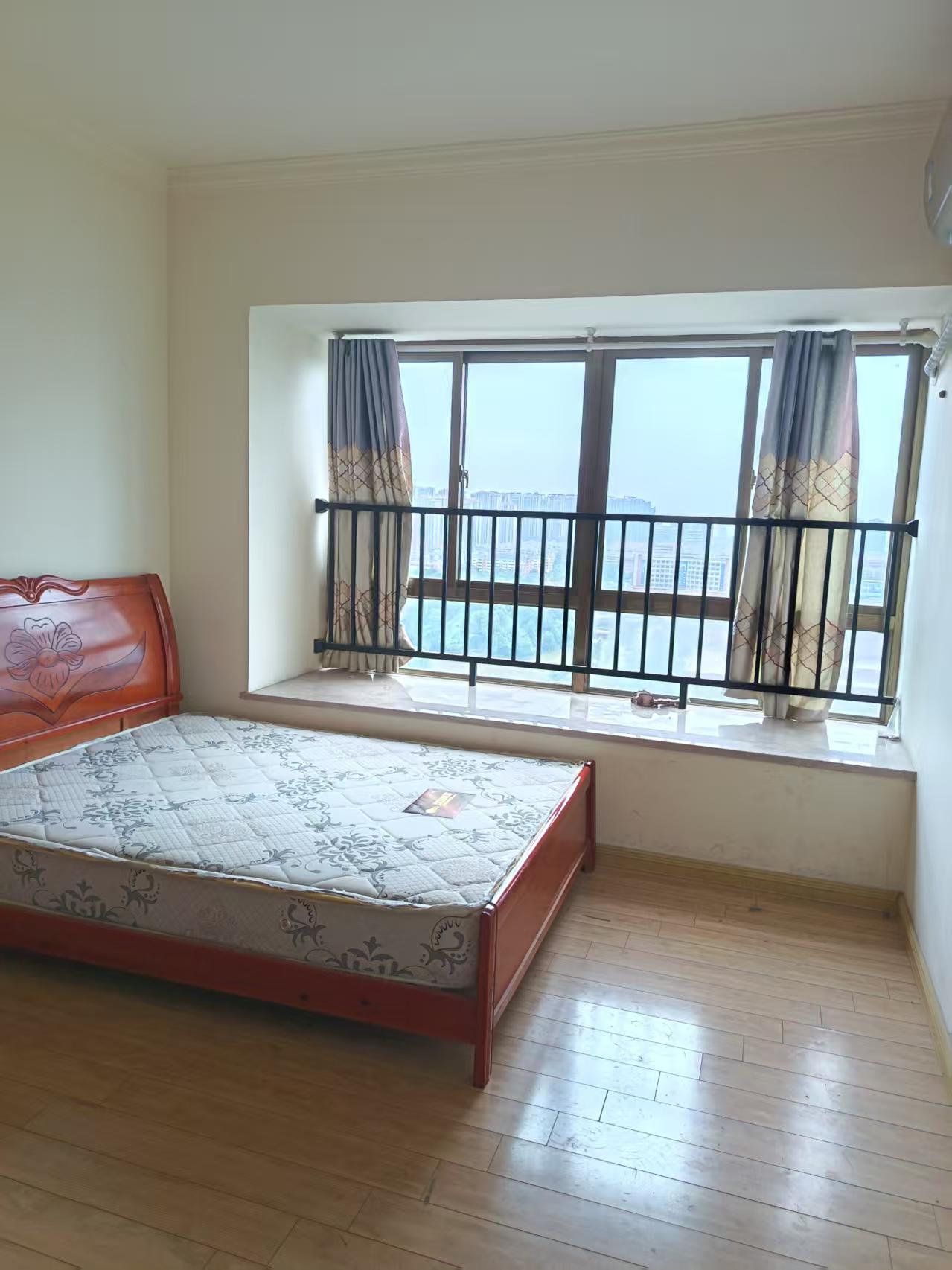 碧桂园 4室2厅2卫 1900.0元/月 碧桂园 4室2厅2卫 1900.0元/月室内图