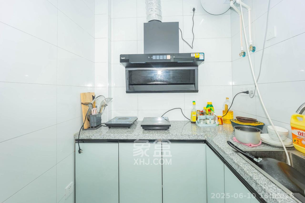 宝塔山私房散盘 1室1厅1卫 1600.0元/月 宝塔山私房散盘 1室1厅1卫 1600.0元/月室内图