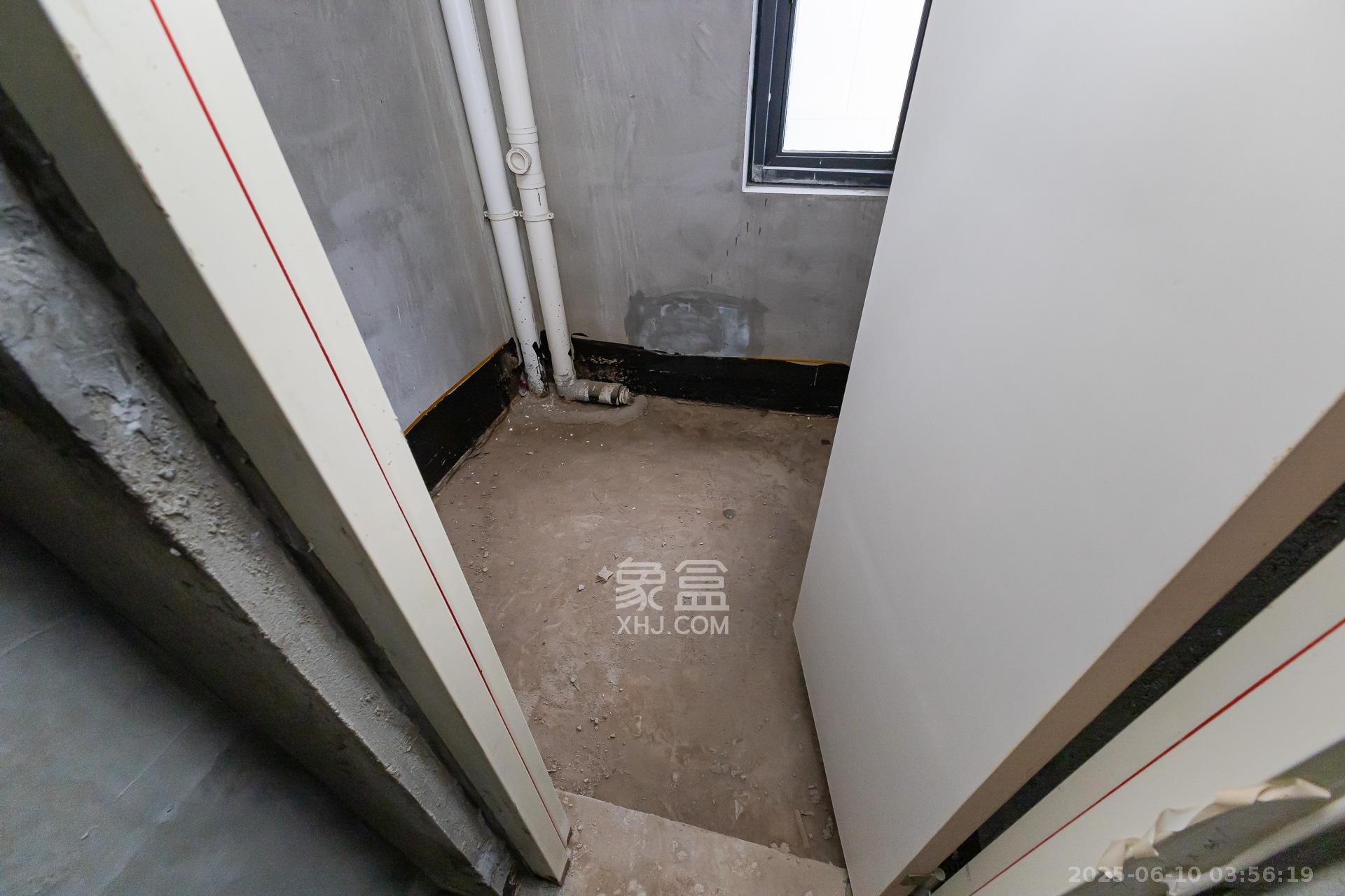 勤诚达境界城  3室2厅2卫    82.8万卫生间