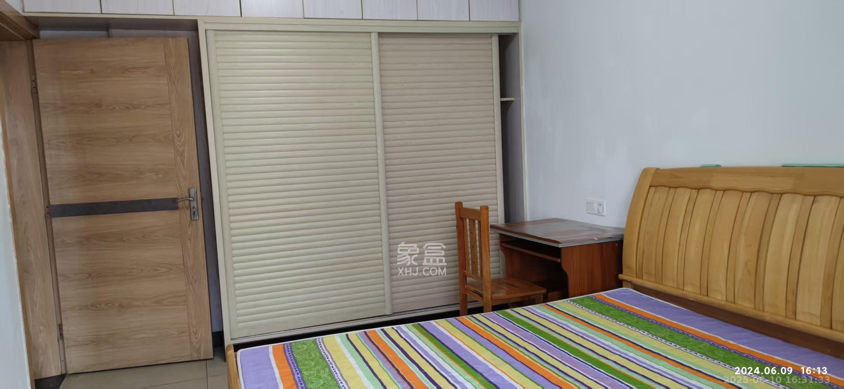 先锋新宇  3室1厅2卫    2200.0元/月