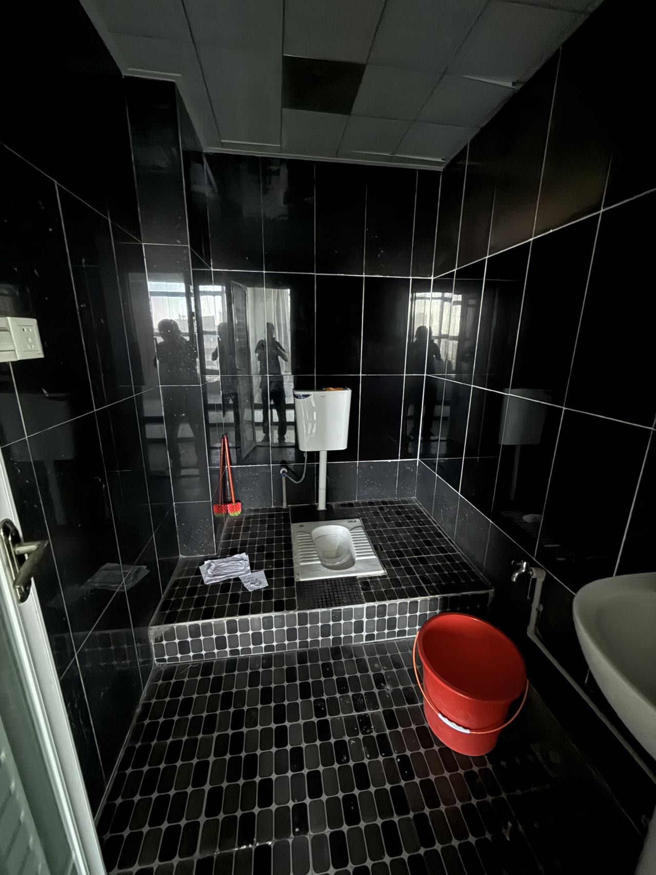 海外大厦 6室1厅2卫 5800.0元/月 海外大厦 6室1厅2卫 5800.0元/月室内图