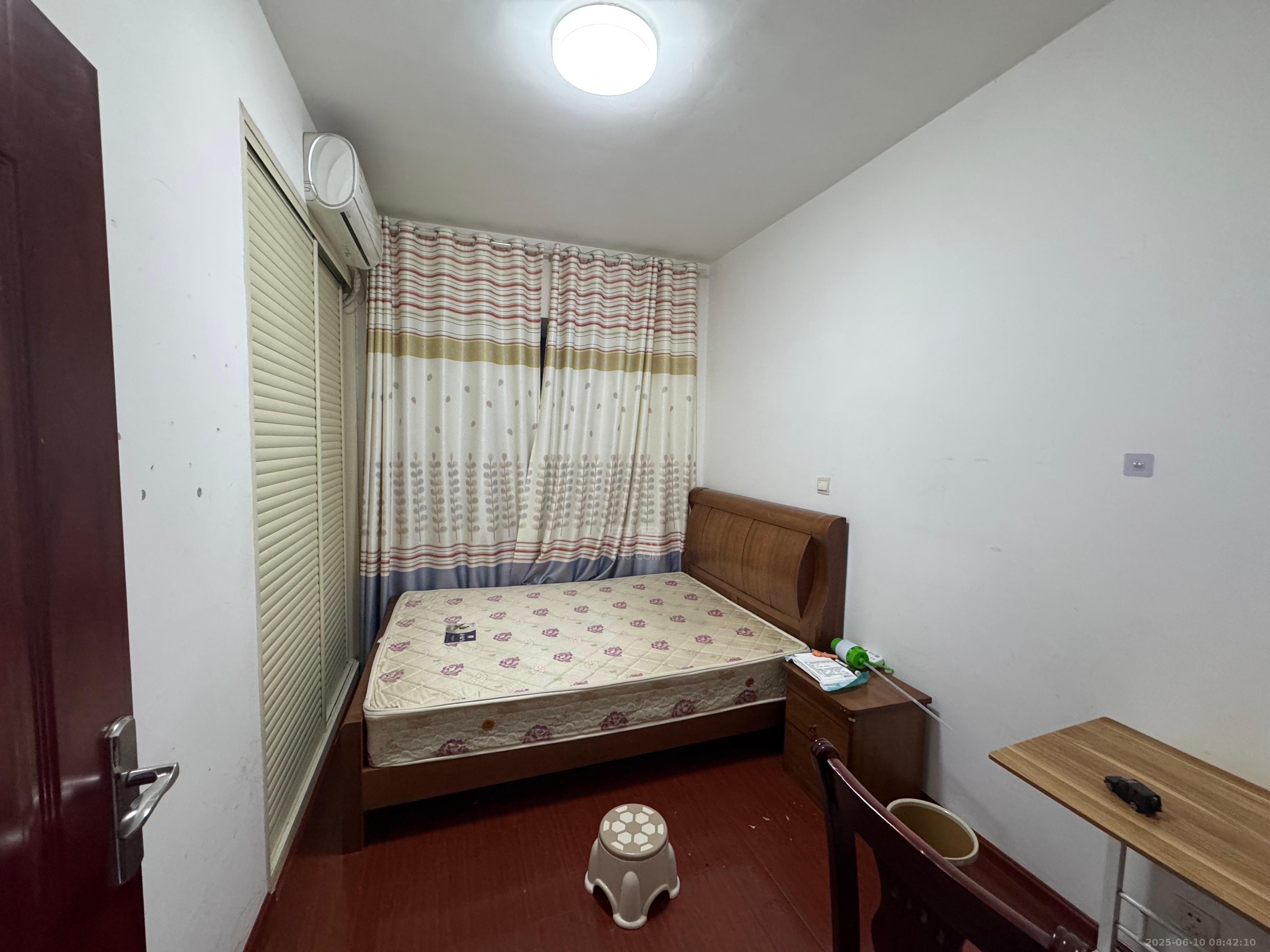 龙腾国际 3室2厅2卫 1800.0元/月 龙腾国际 3室2厅2卫 1800.0元/月室内图